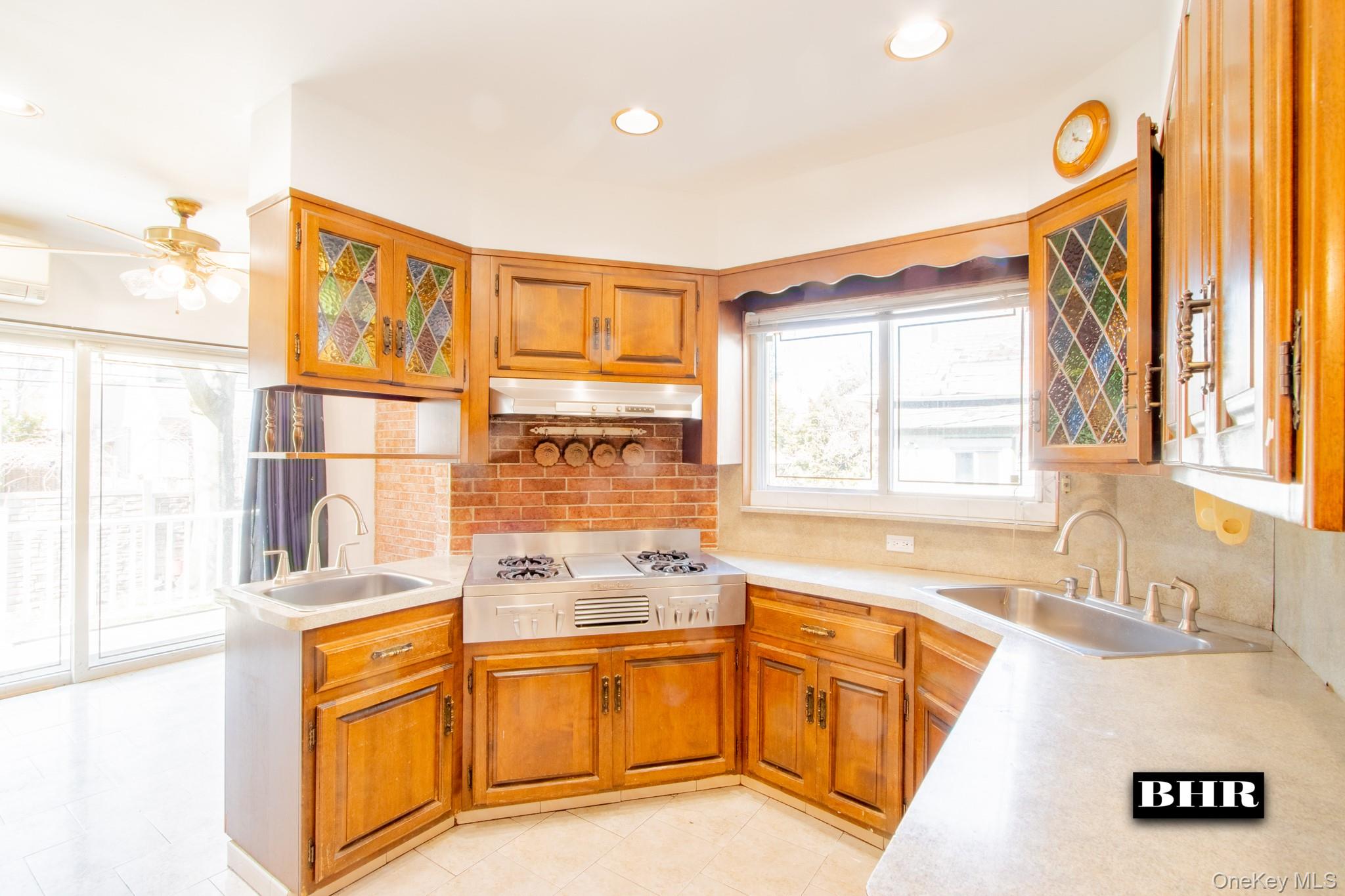 154 Beaumont Street – For Sale photo 3