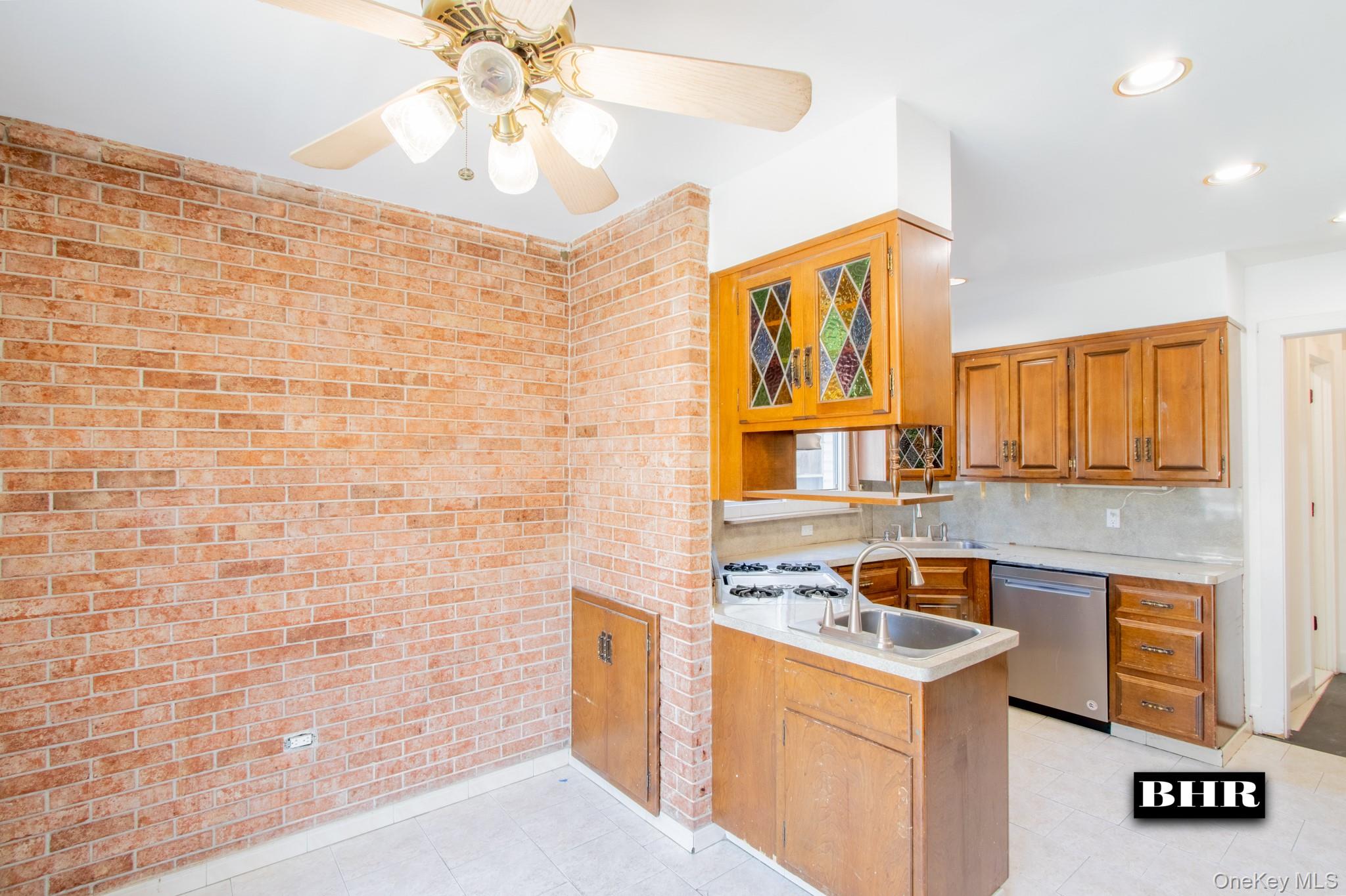 154 Beaumont Street – For Sale photo 4