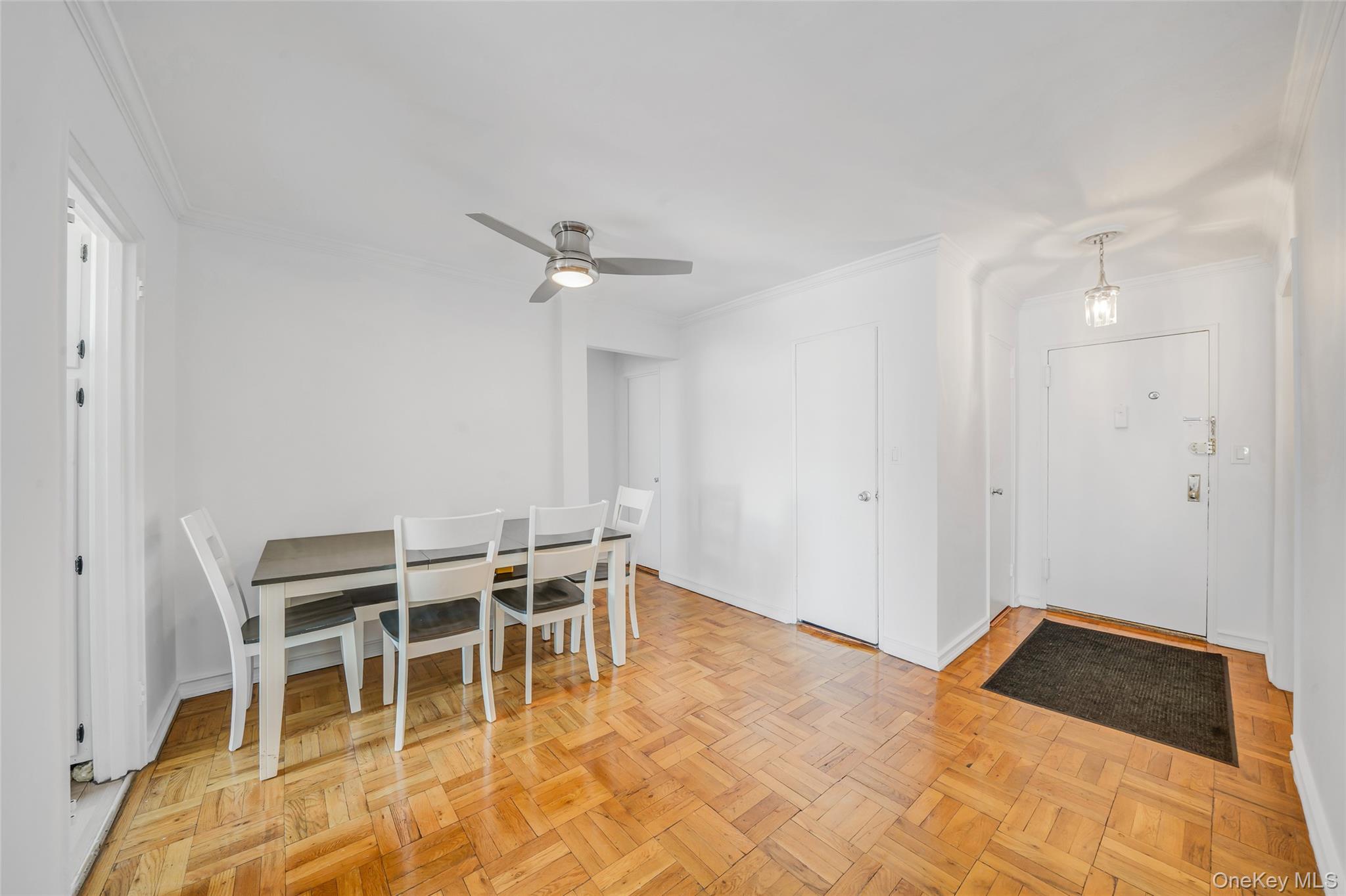 60 Hempstead Avenue, Unit 1O photo 2