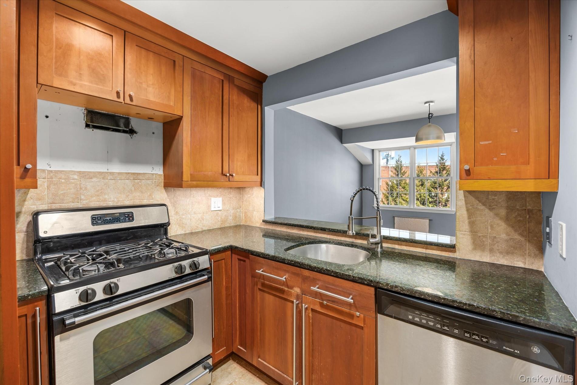 9428 Magnolia Court, Unit 3A photo 11