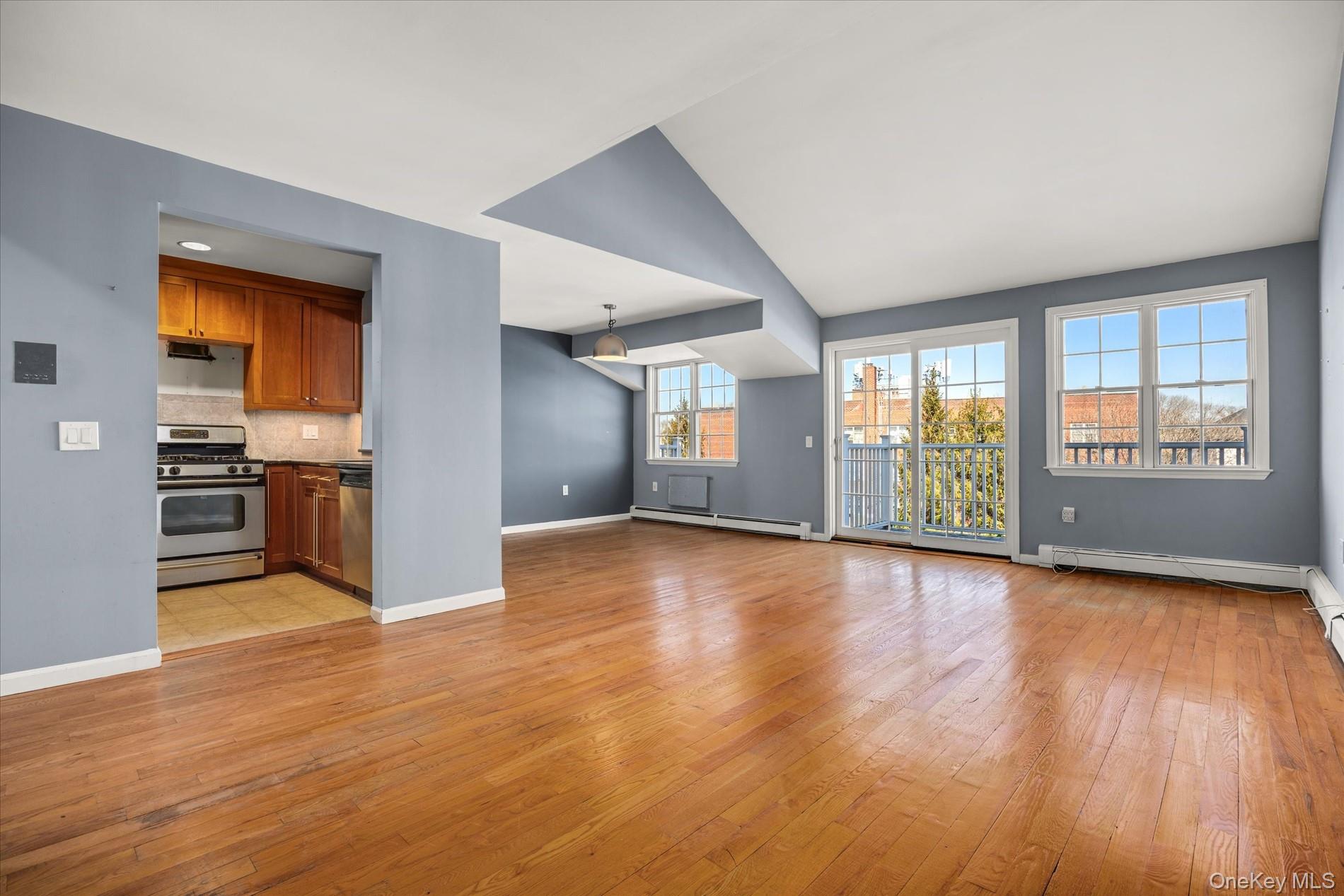 9428 Magnolia Court, Unit 3A photo 6