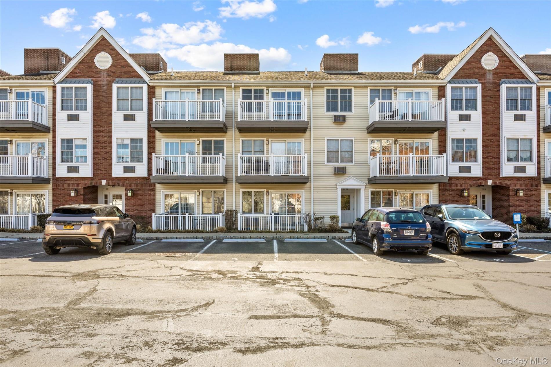 9428 Magnolia Court, Unit 3A photo 3