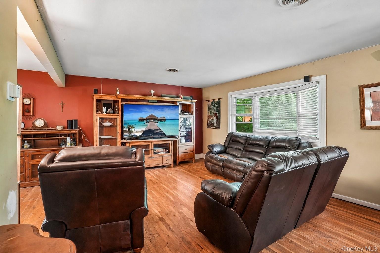 14 Helms Hill Road – For Sale photo 2
