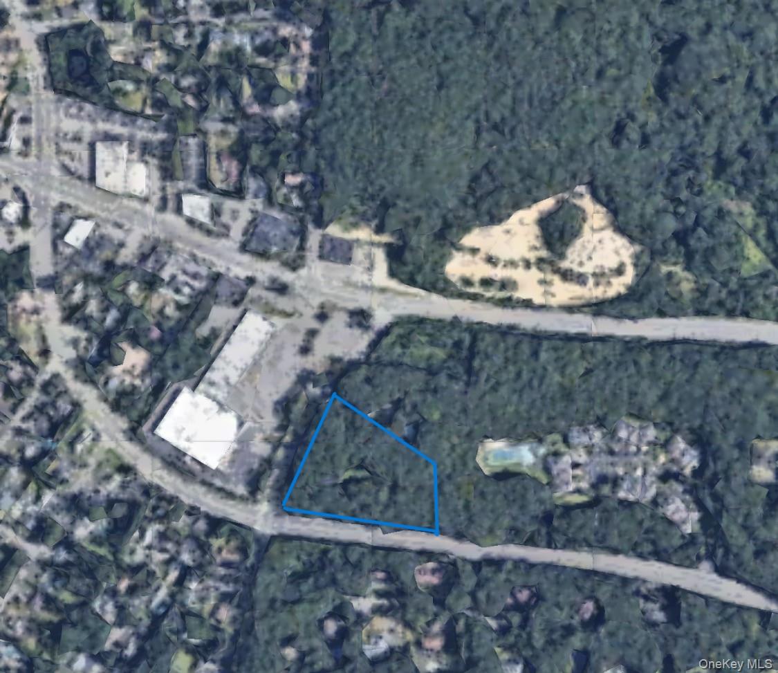 684 Old Country Road – For Sale