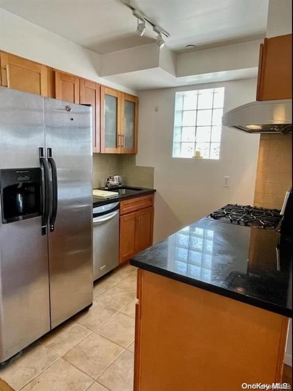 91-06 Whitney Avenue, Unit 6A photo 3