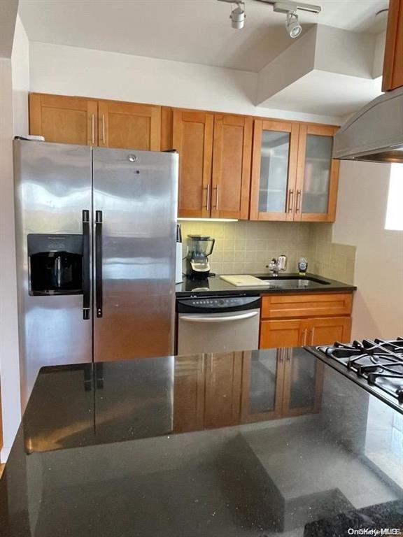 91-06 Whitney Avenue, Unit 6A photo 4