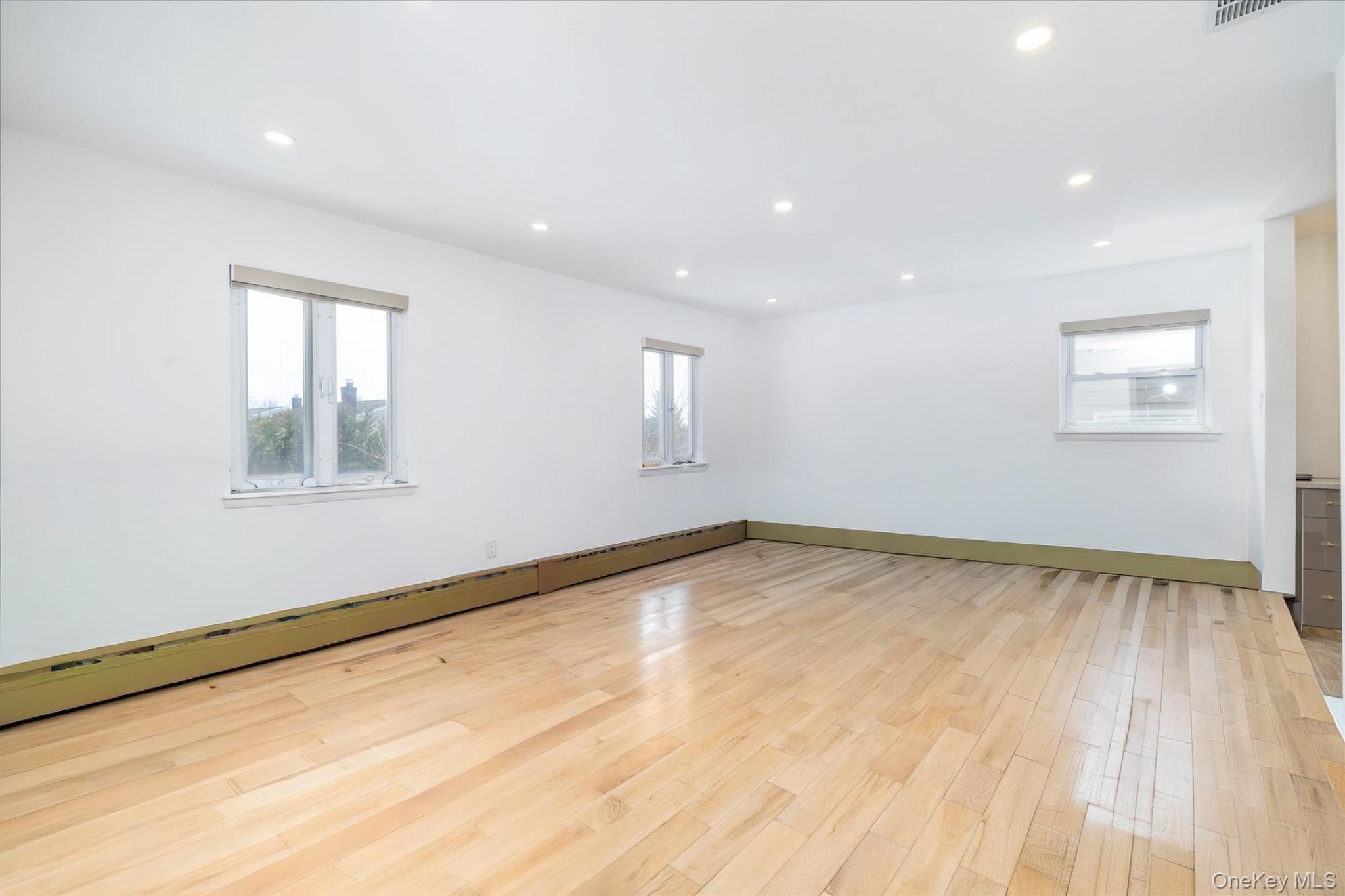 83 Arnold Court – For Sale photo 4
