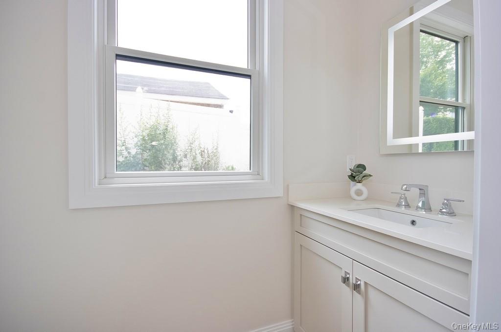 42 Andrews Lane – For Sale photo 10