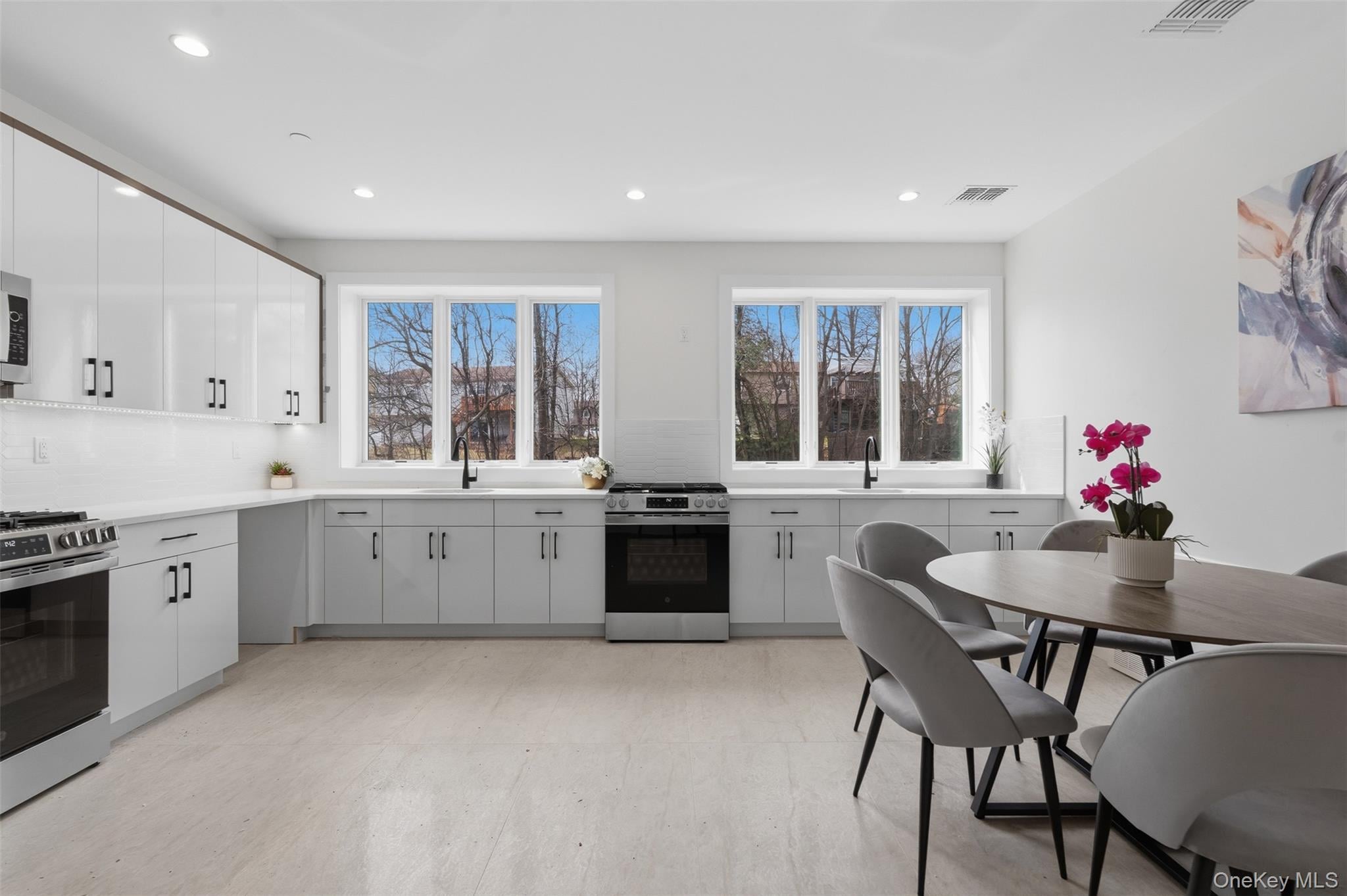 3 Valley Way, Unit 220 photo 9