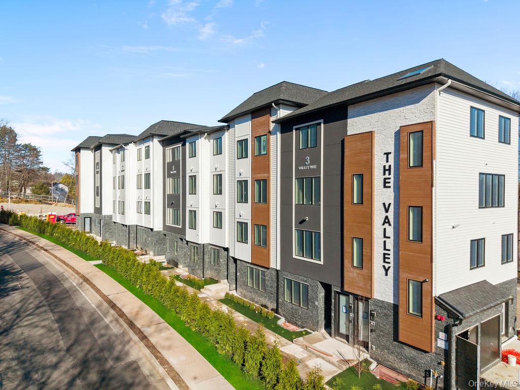 3 Valley Way, Unit 220