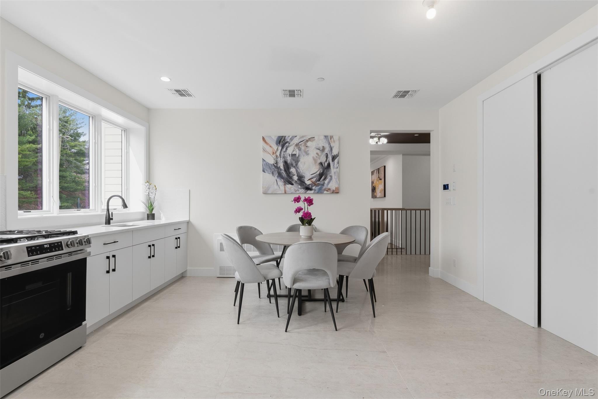 3 Valley Way, Unit 220 photo 11