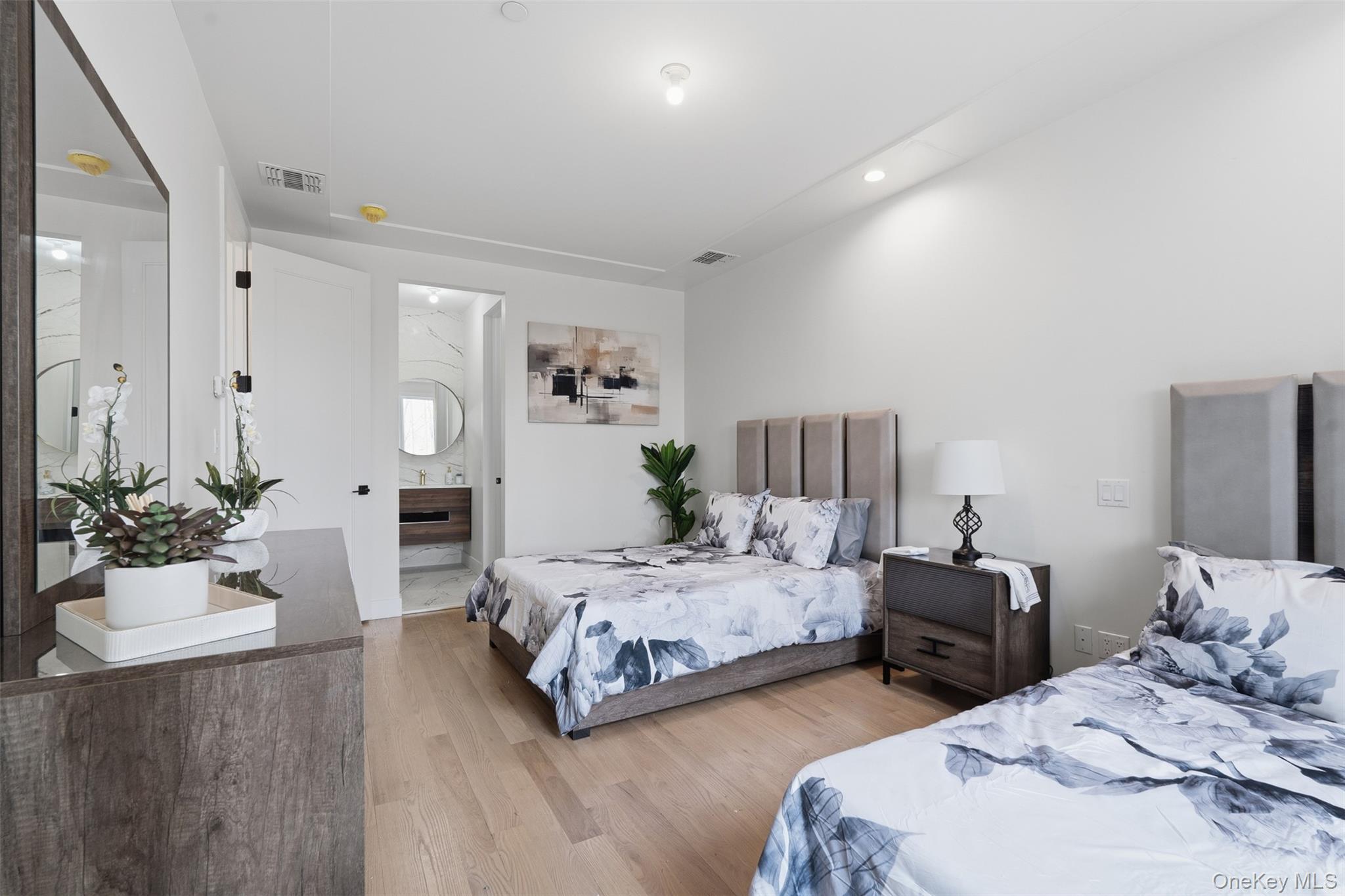 3 Valley Way, Unit 220 photo 28