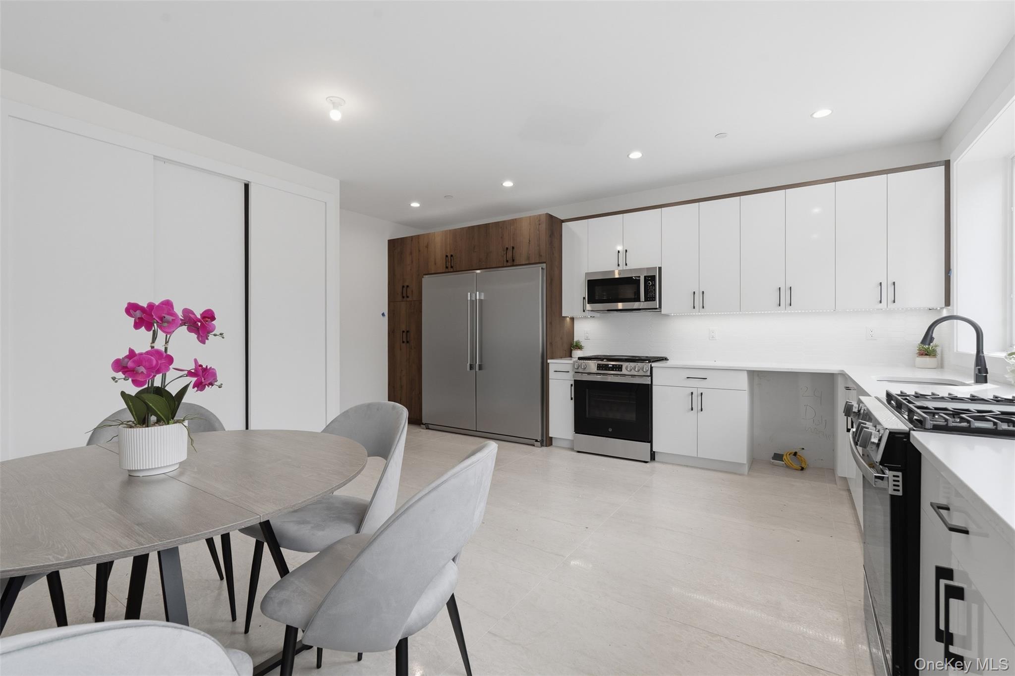 3 Valley Way, Unit 220 photo 13