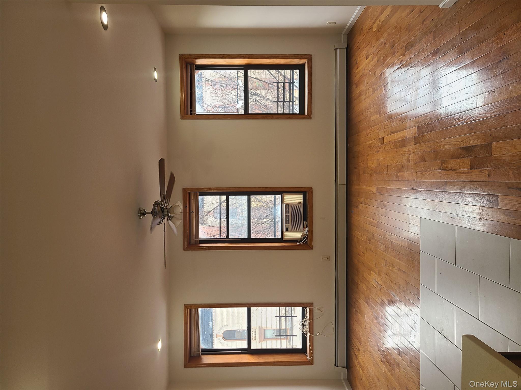 1871 Prospect Place – For Sale photo 2
