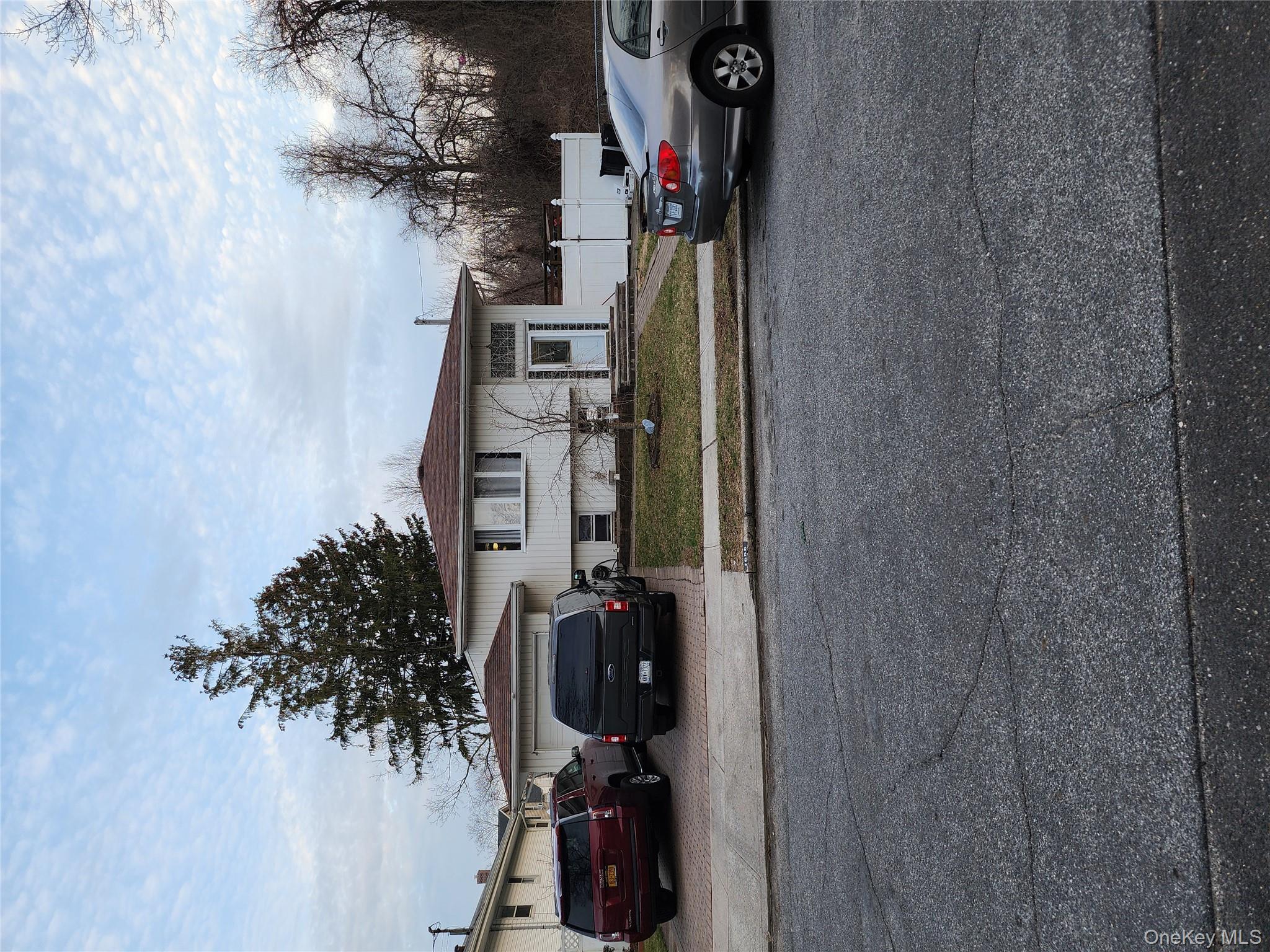 1656 Michalicki Place – For Sale