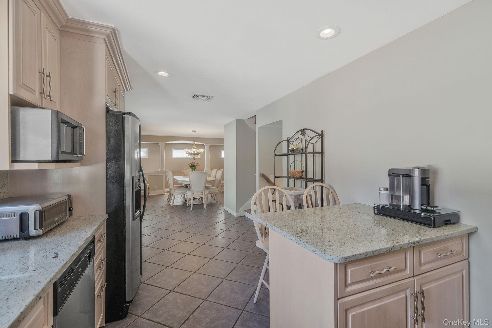 43 Hallock Avenue – For Sale photo 19