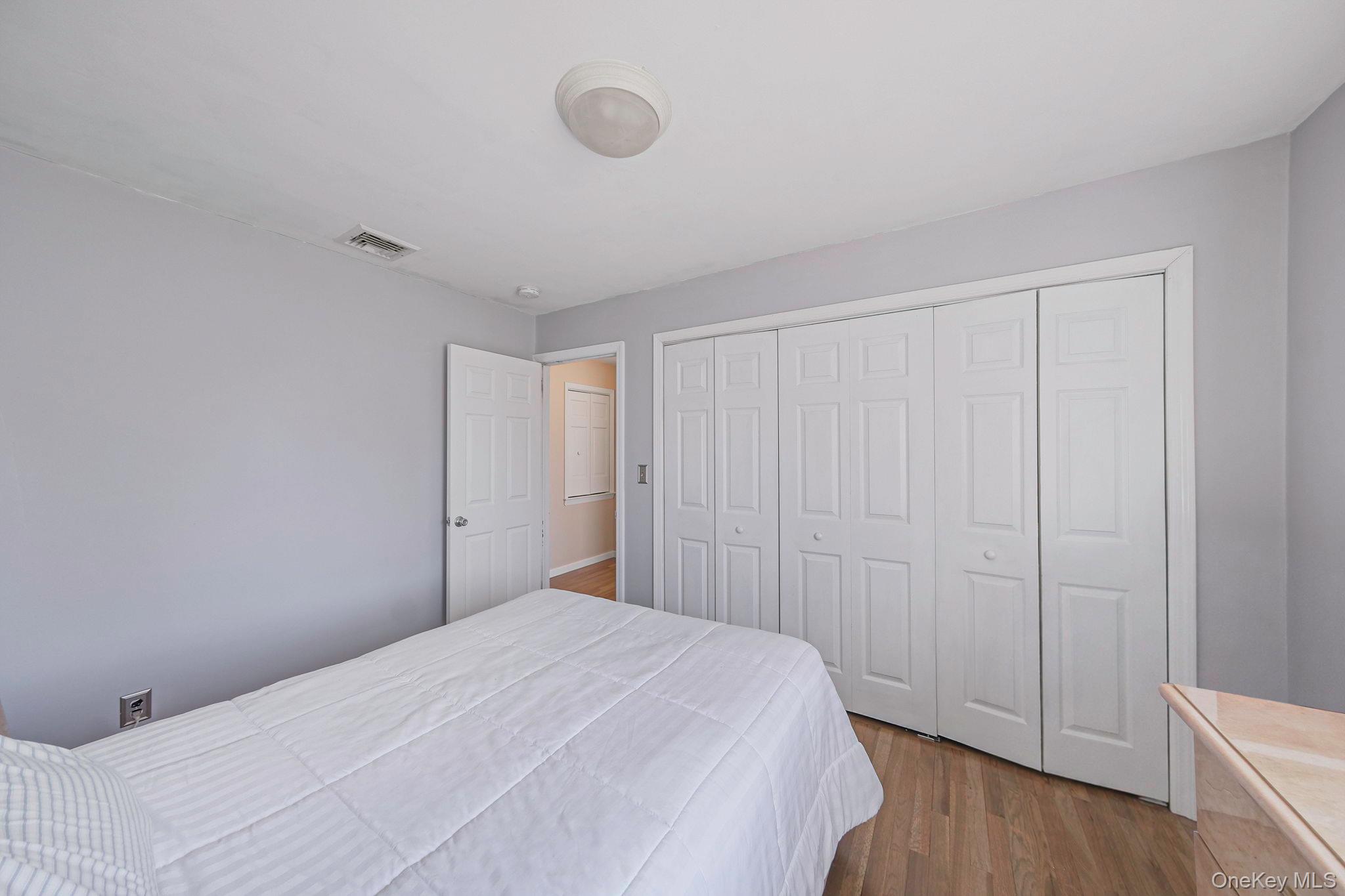43 Hallock Avenue – For Sale photo 32
