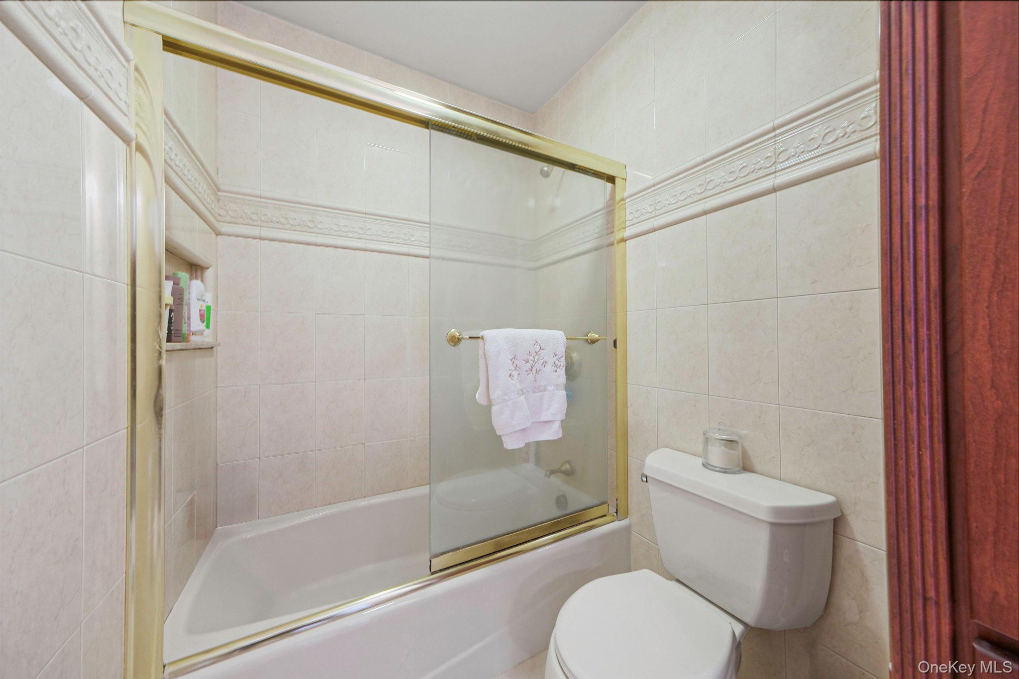 43 Hallock Avenue – For Sale photo 34