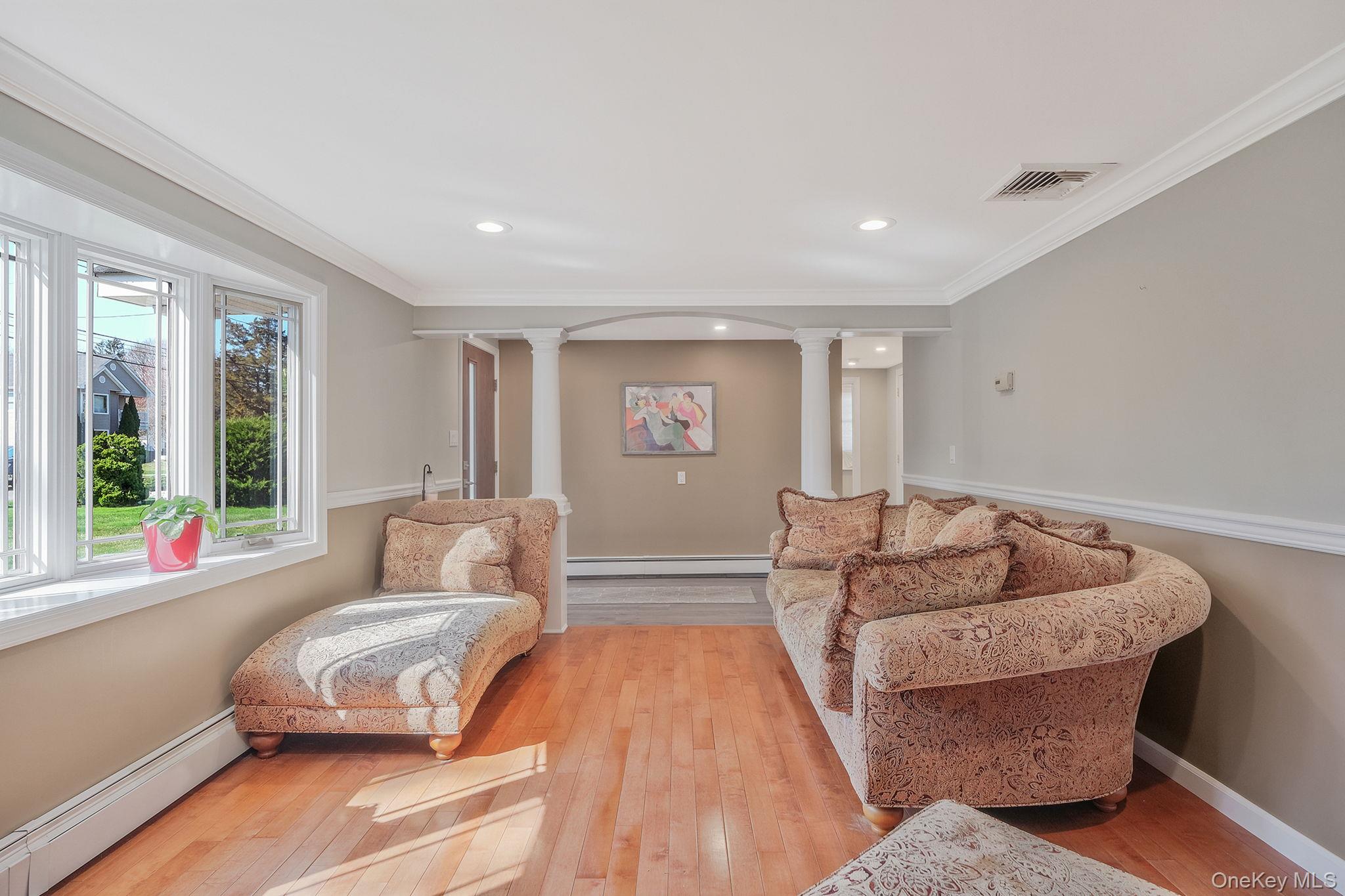 43 Hallock Avenue – For Sale photo 10