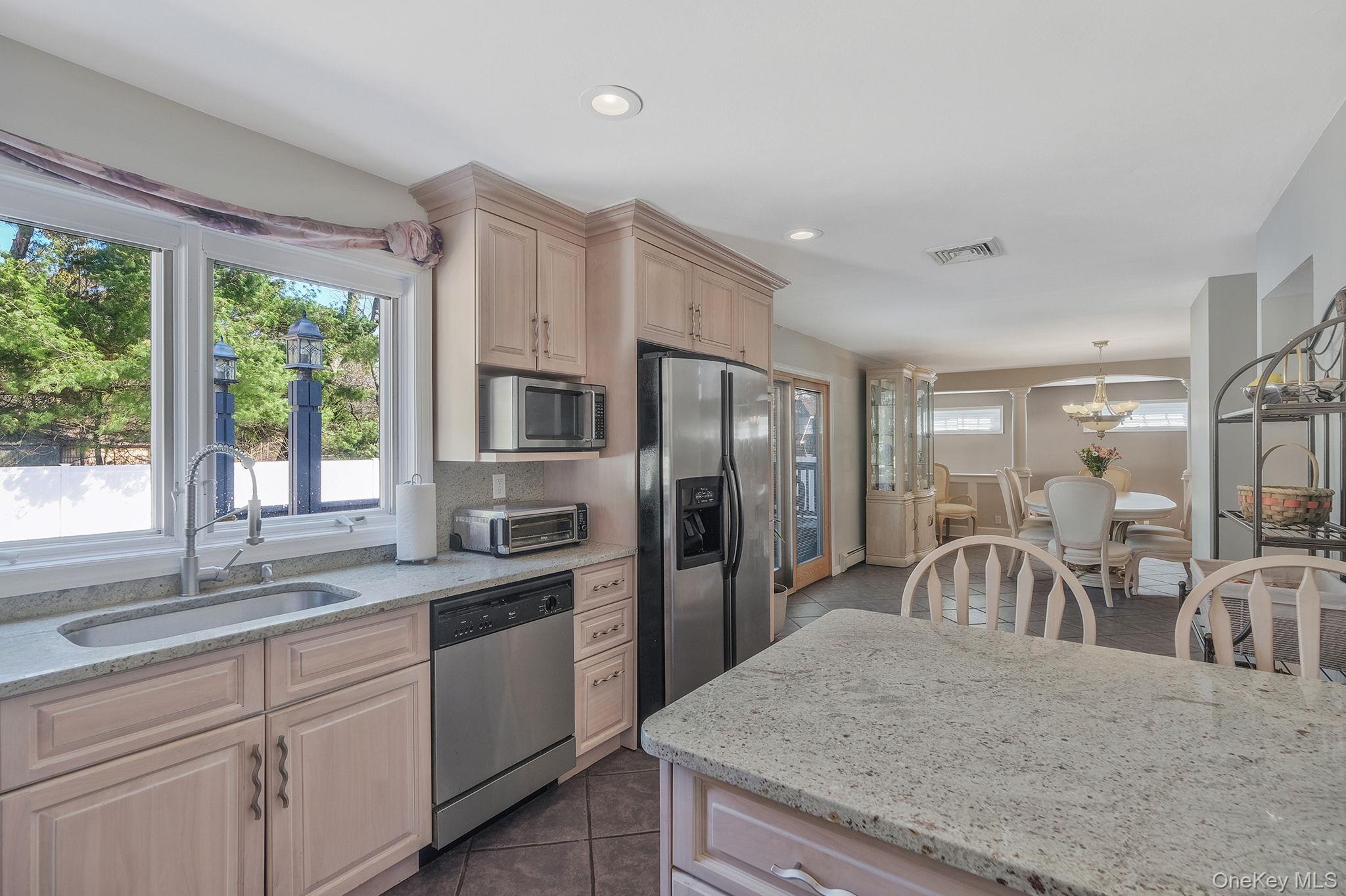 43 Hallock Avenue – For Sale photo 20