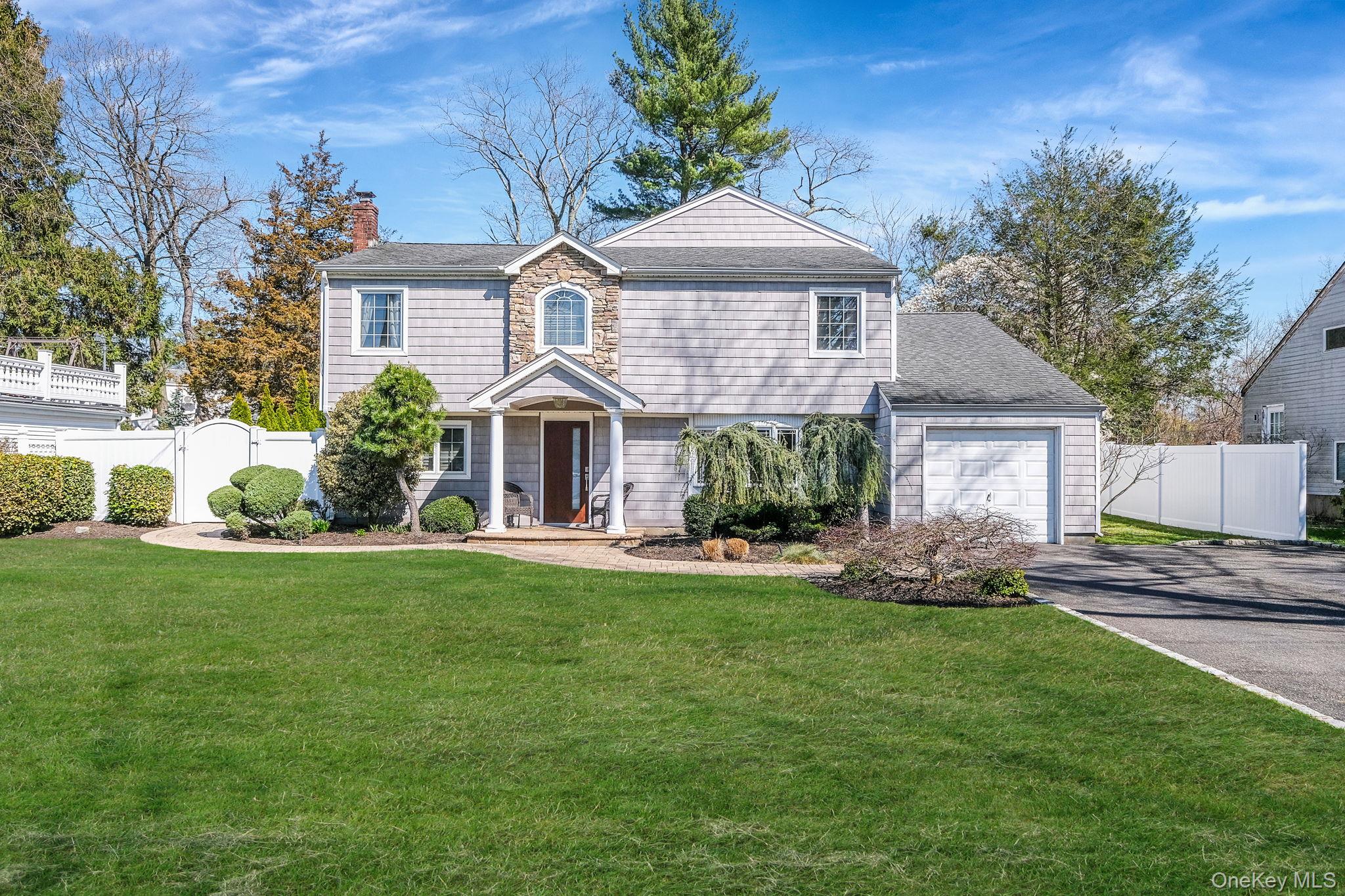 43 Hallock Avenue – For Sale