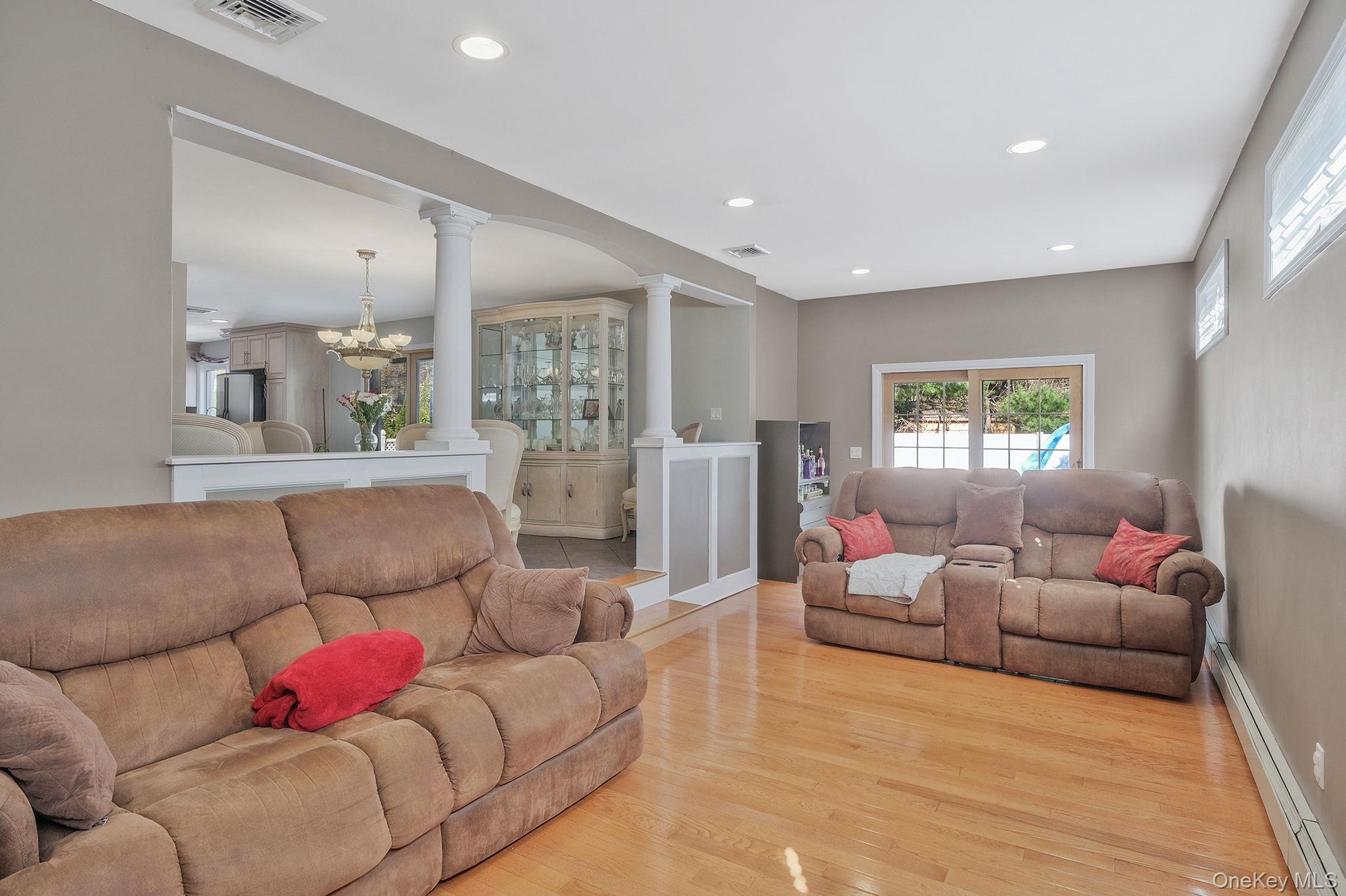 43 Hallock Avenue – For Sale photo 27