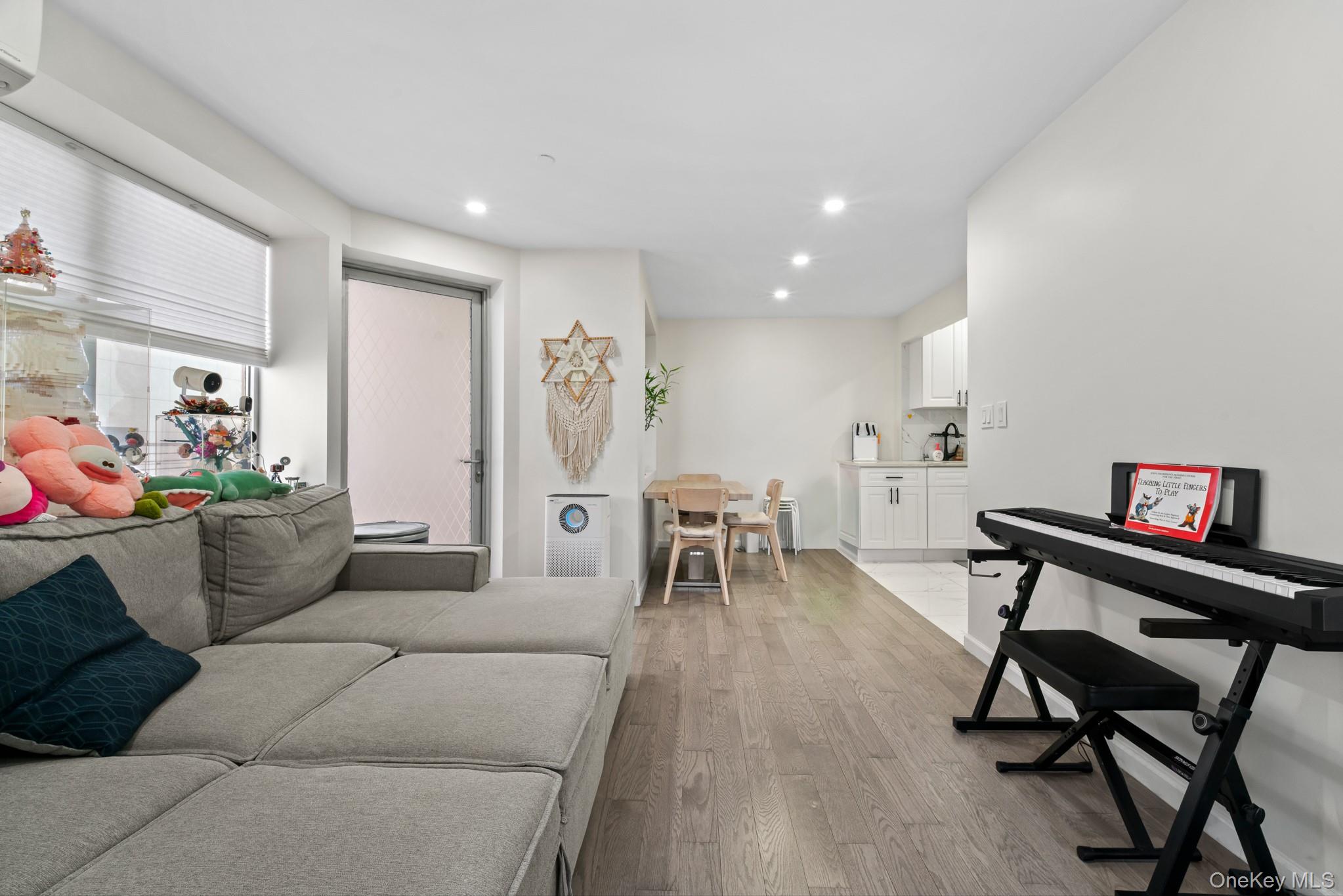 3720 Prince Street, Unit 11B photo 4