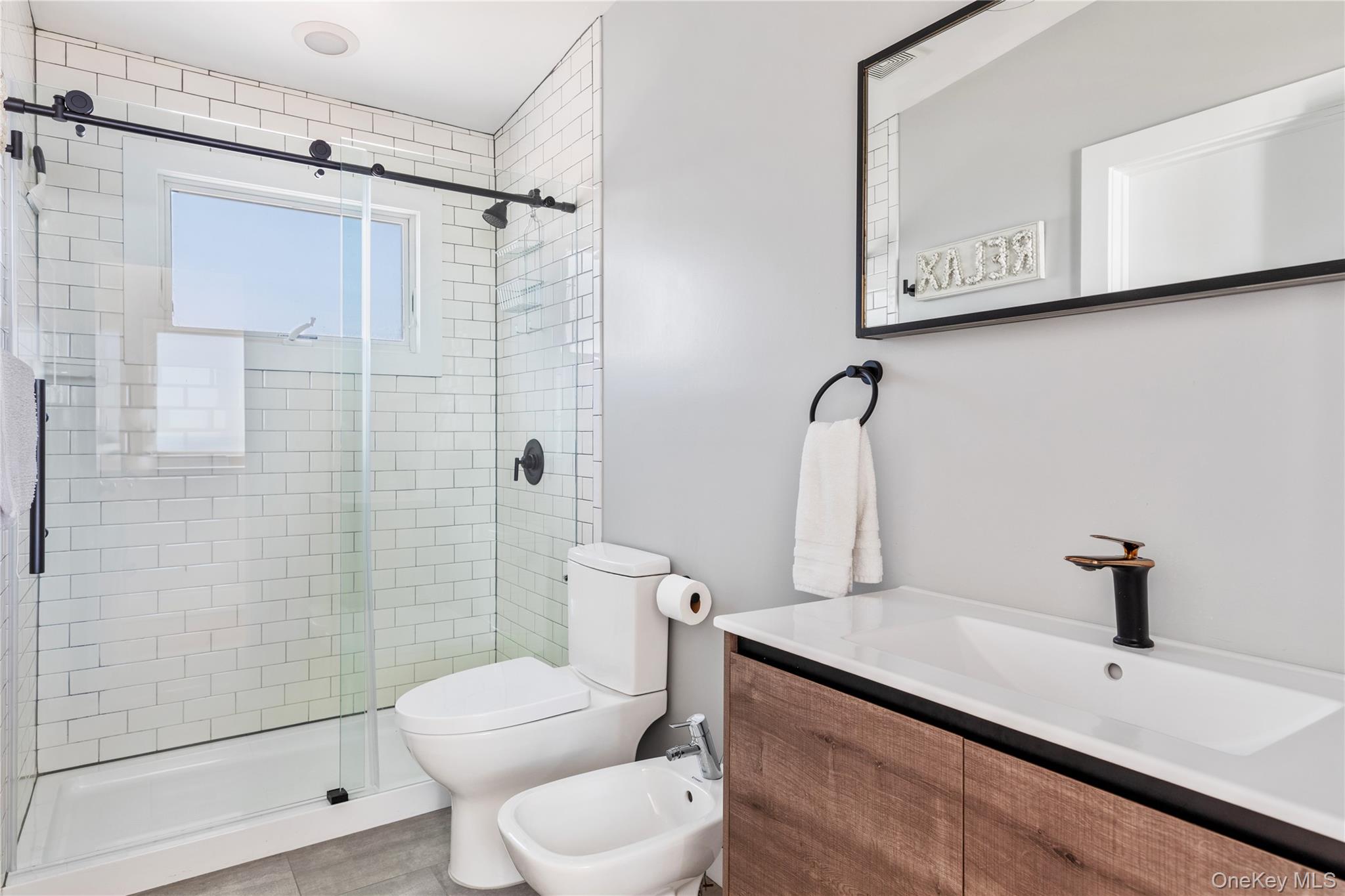 37 Traffic Avenue – For Sale photo 17