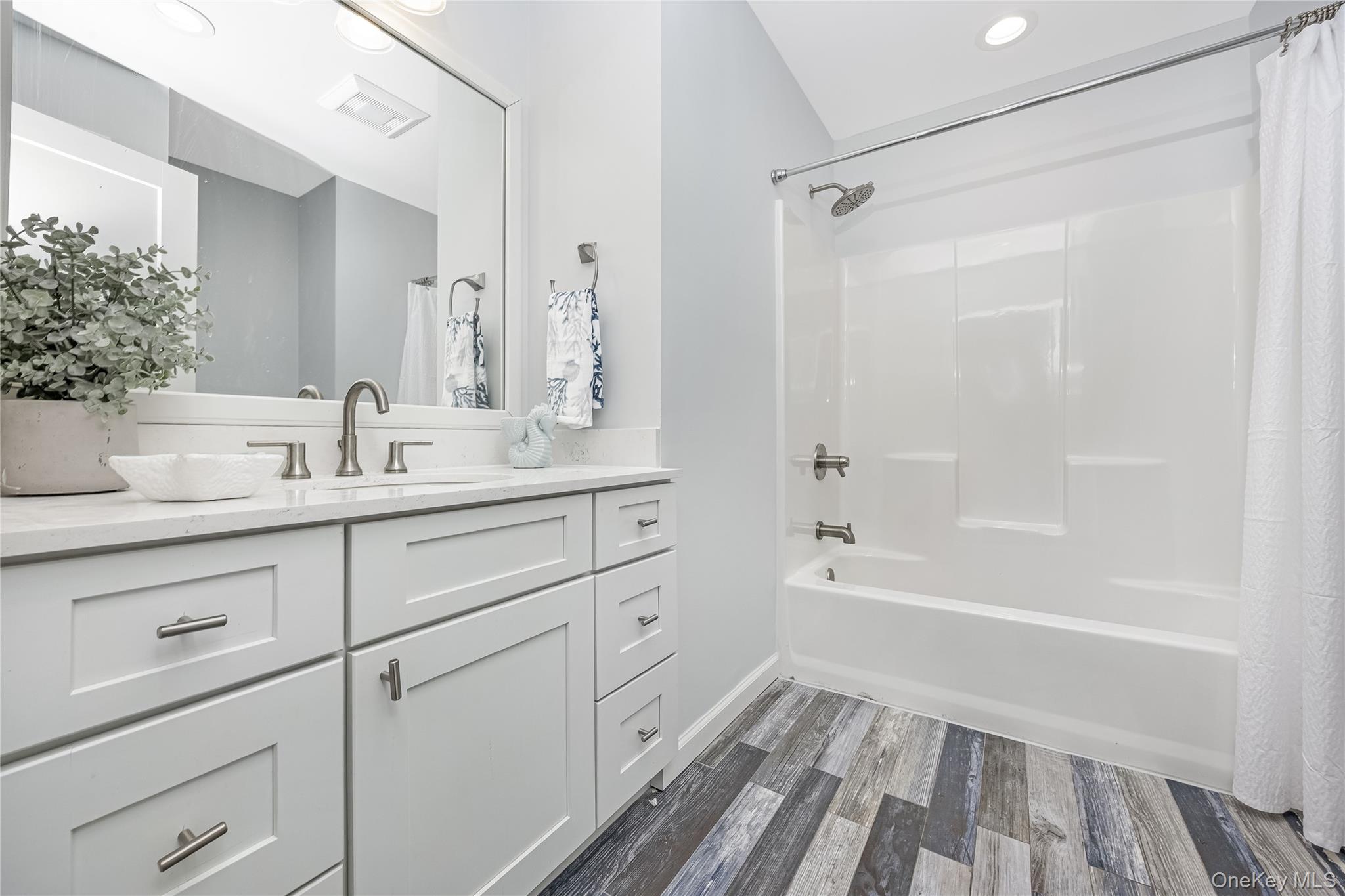 718 Guy Lombardo Avenue – For Sale photo 21