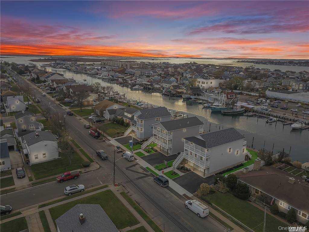 718 Guy Lombardo Avenue – For Sale photo 28