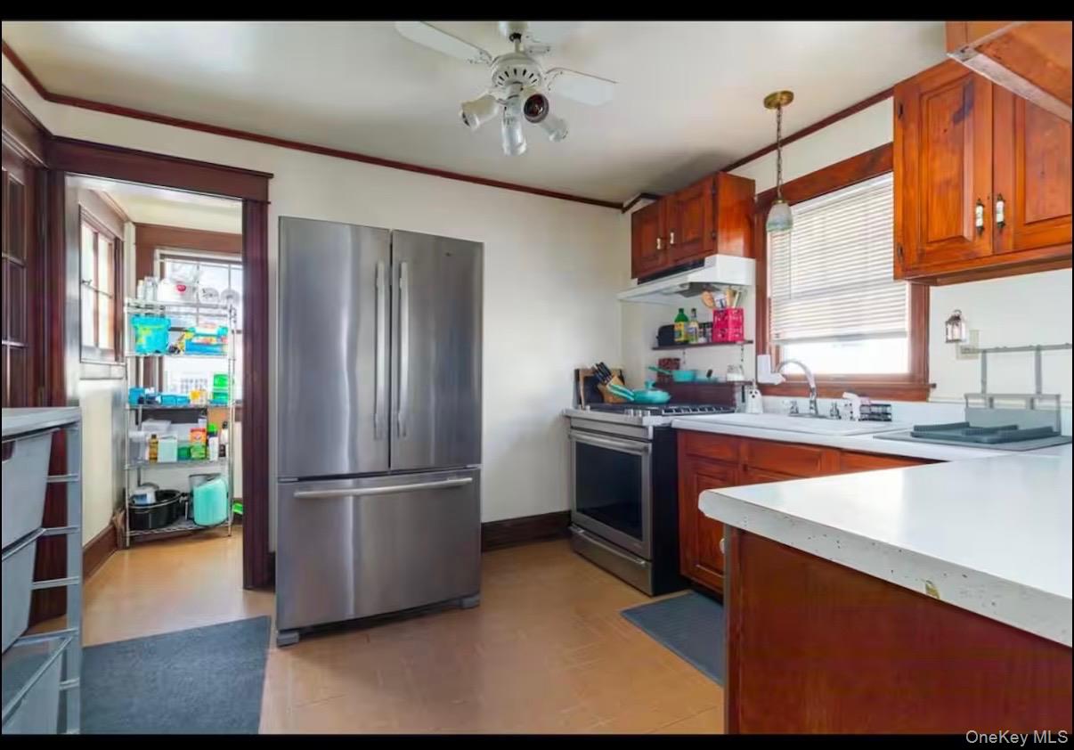 10 Oakwood Boulevard – For Sale photo 5