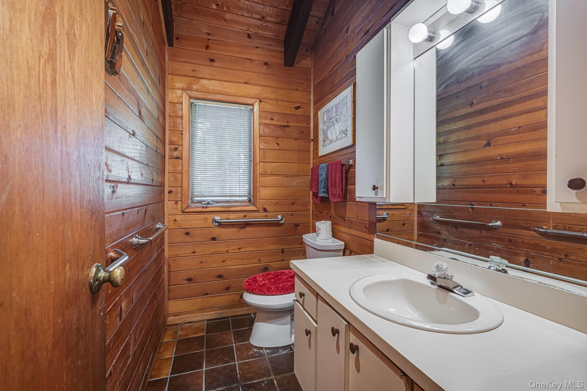 10 Debbie Trail – For Sale photo 10