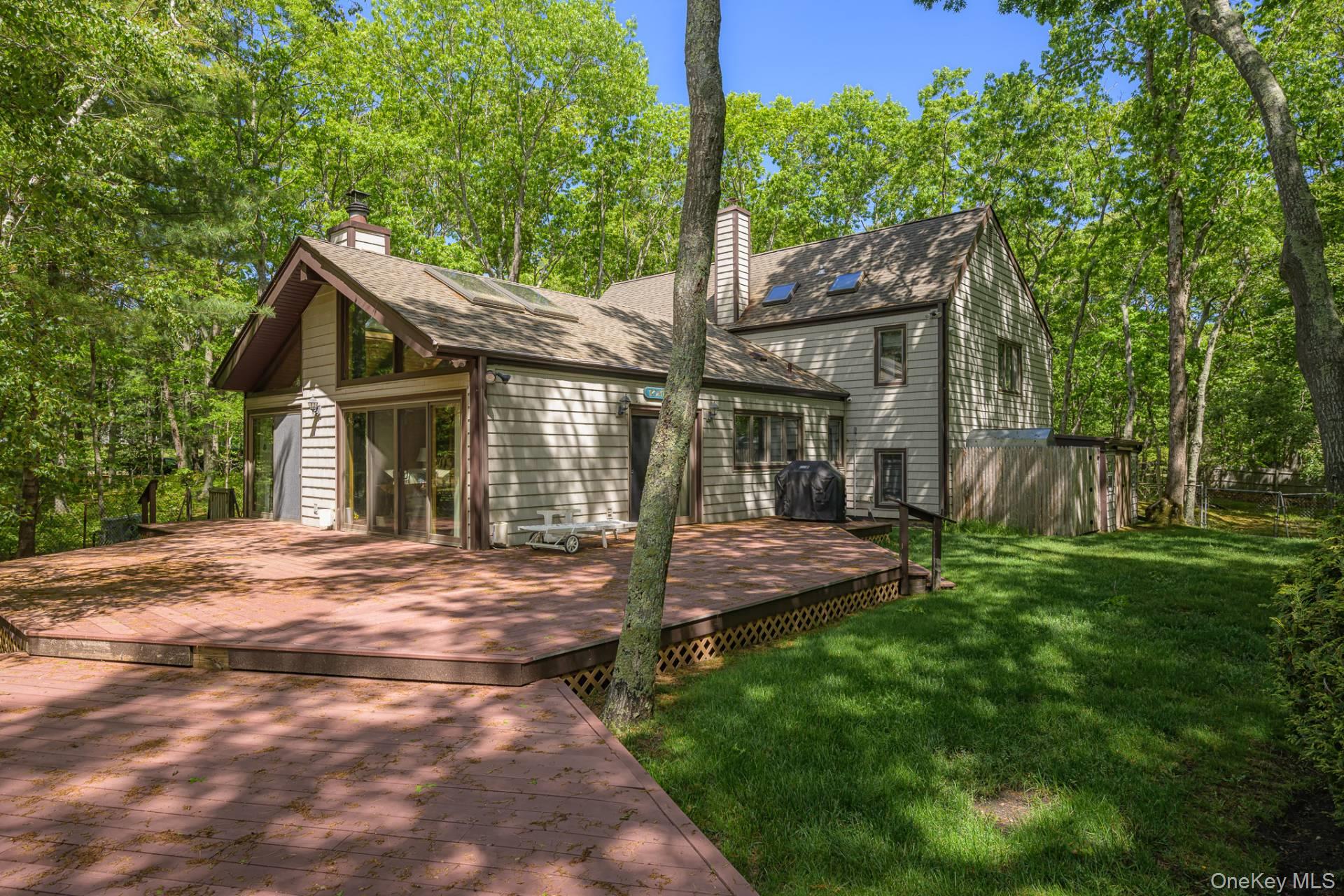 10 Debbie Trail – For Sale photo 19