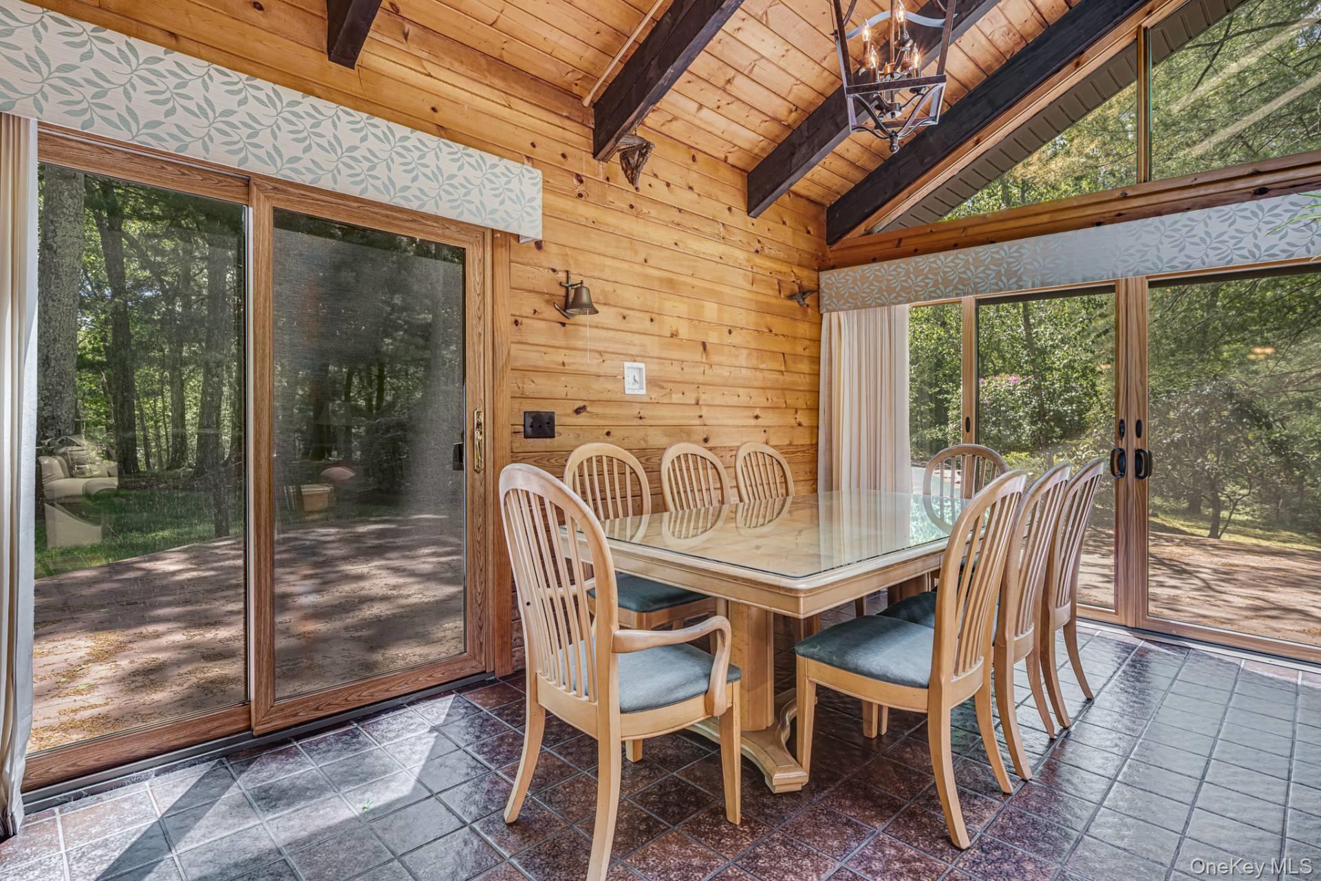 10 Debbie Trail – For Sale photo 7
