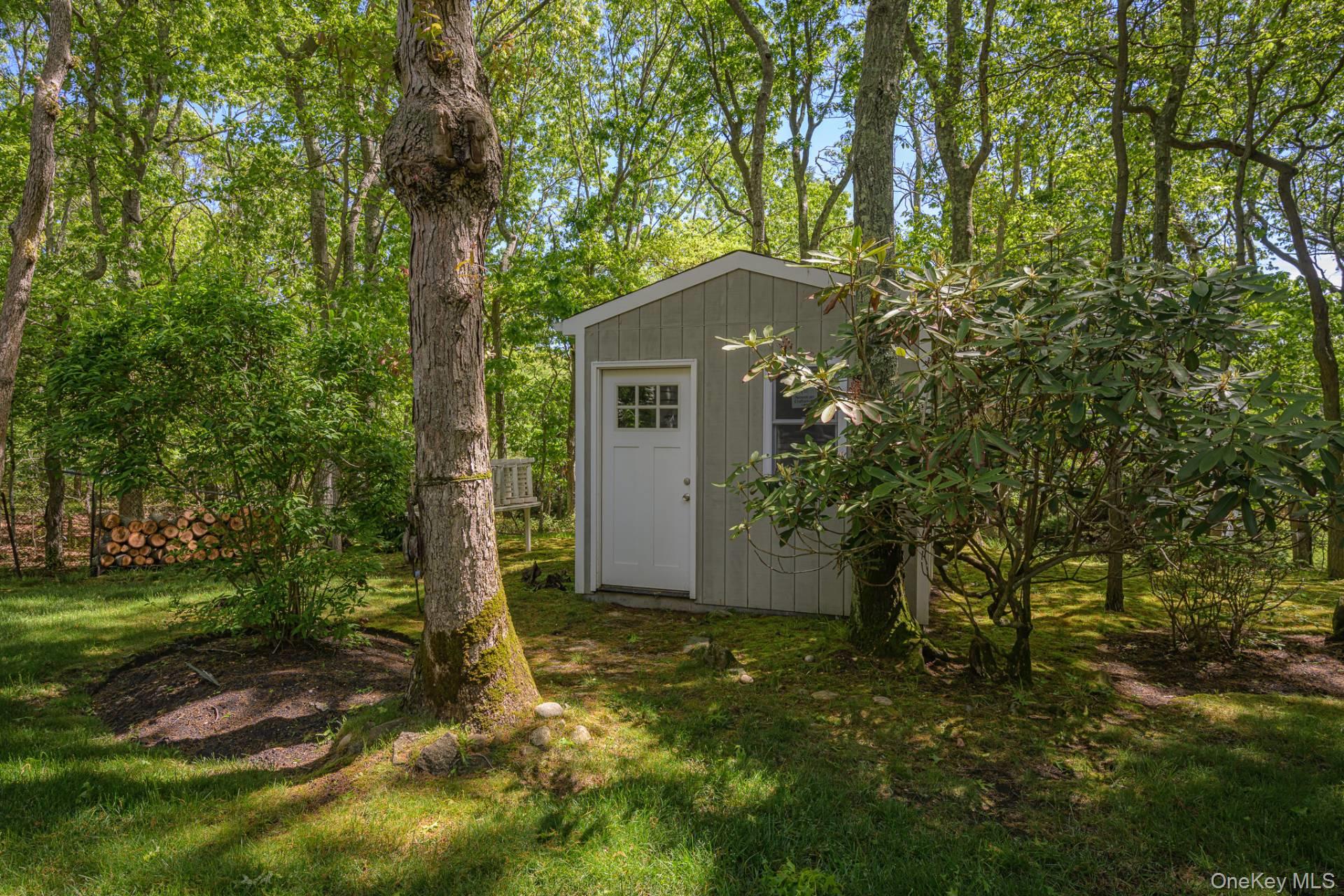 10 Debbie Trail – For Sale photo 22