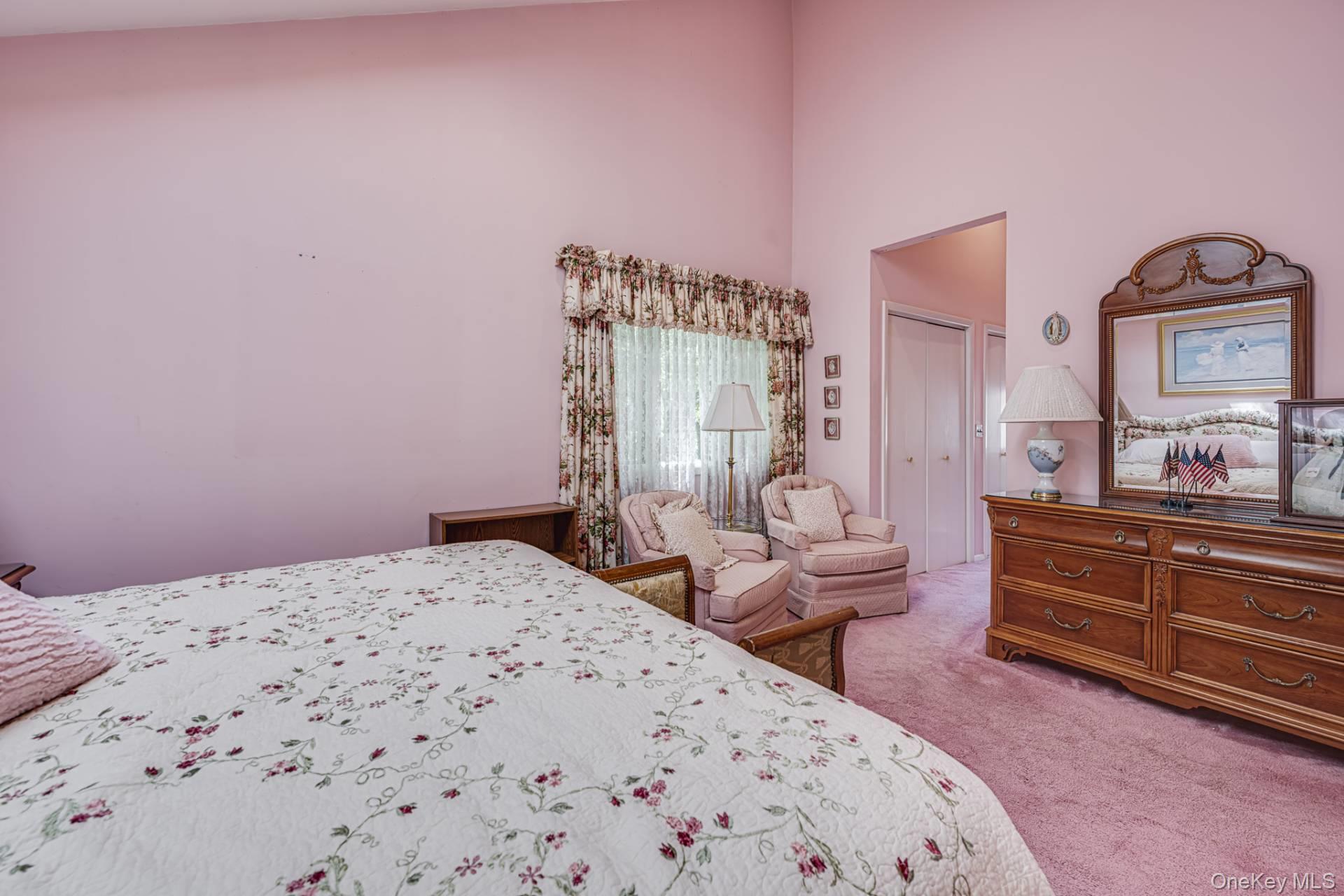 10 Debbie Trail – For Sale photo 13