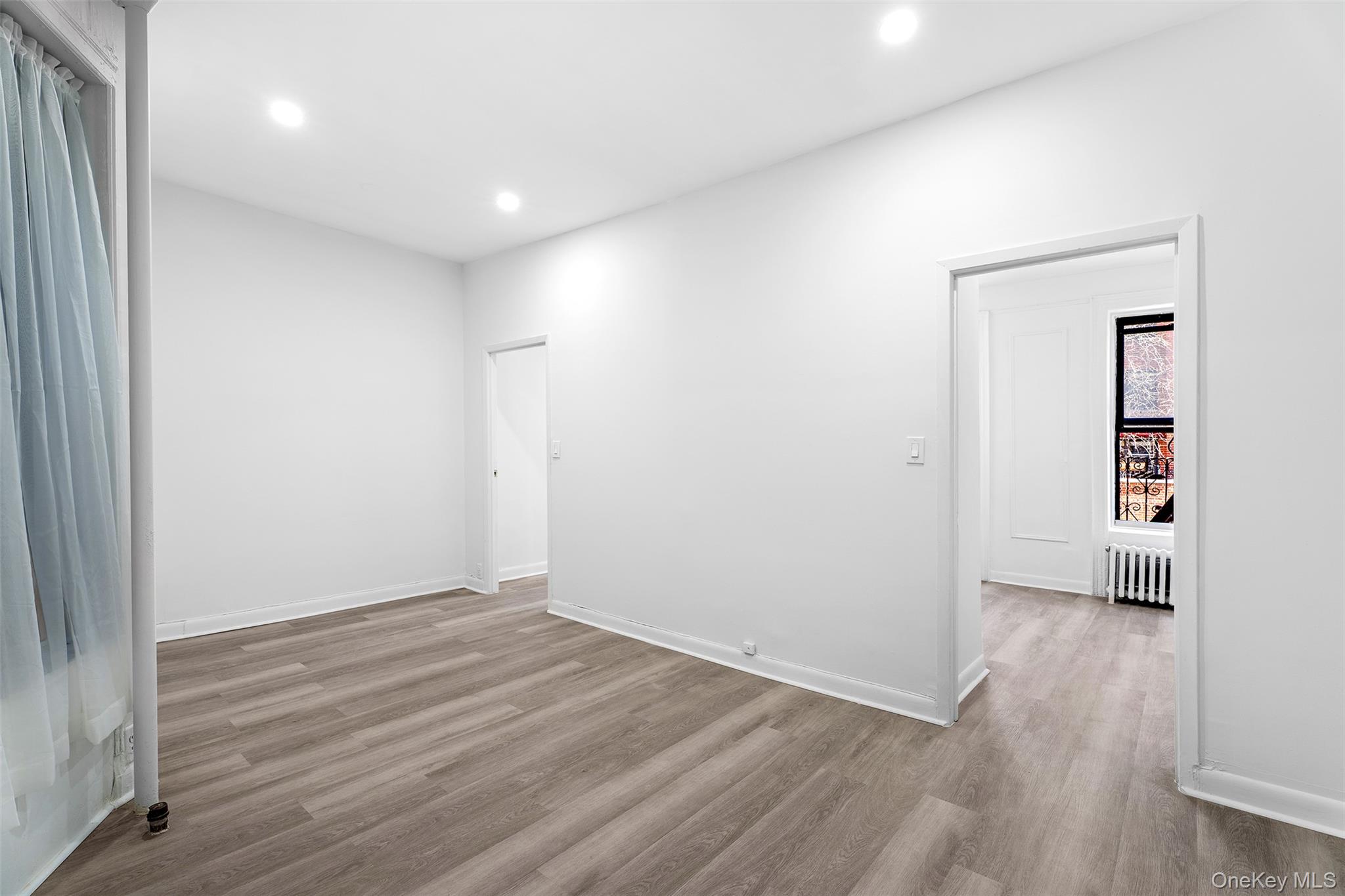 246 E 51st Street, Unit 8 photo 4