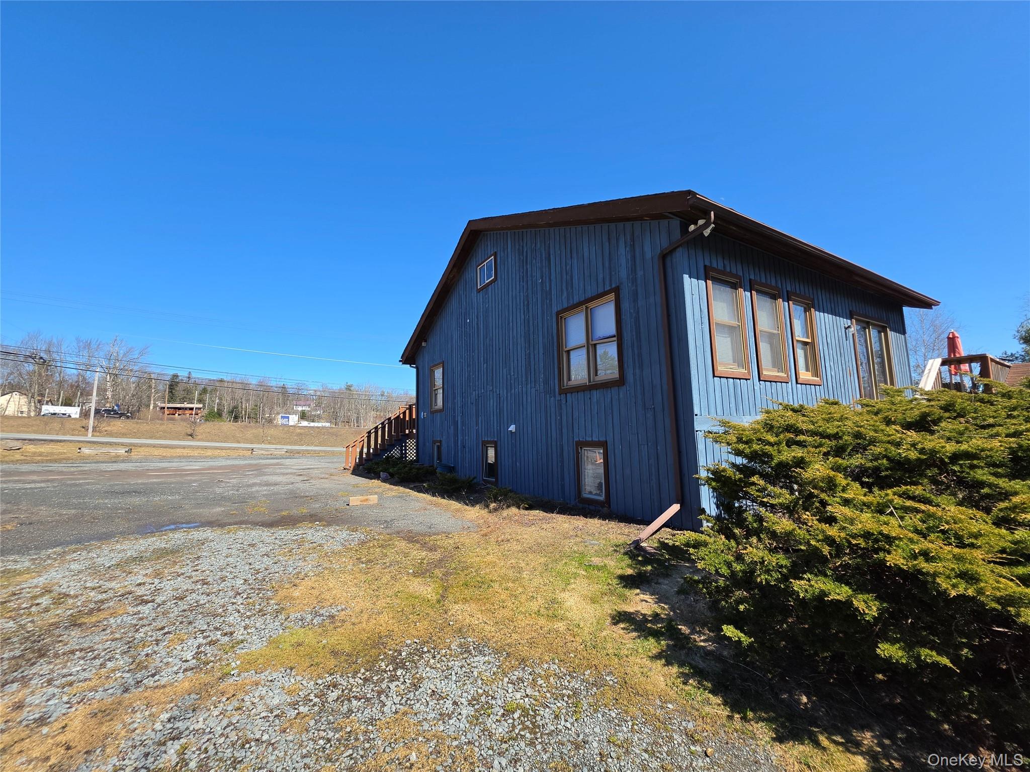 740 Southwoods Drive – For Sale photo 12
