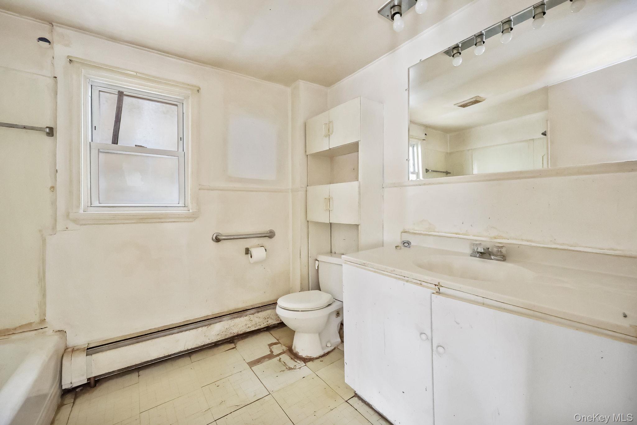15 Henry Street – For Sale photo 9