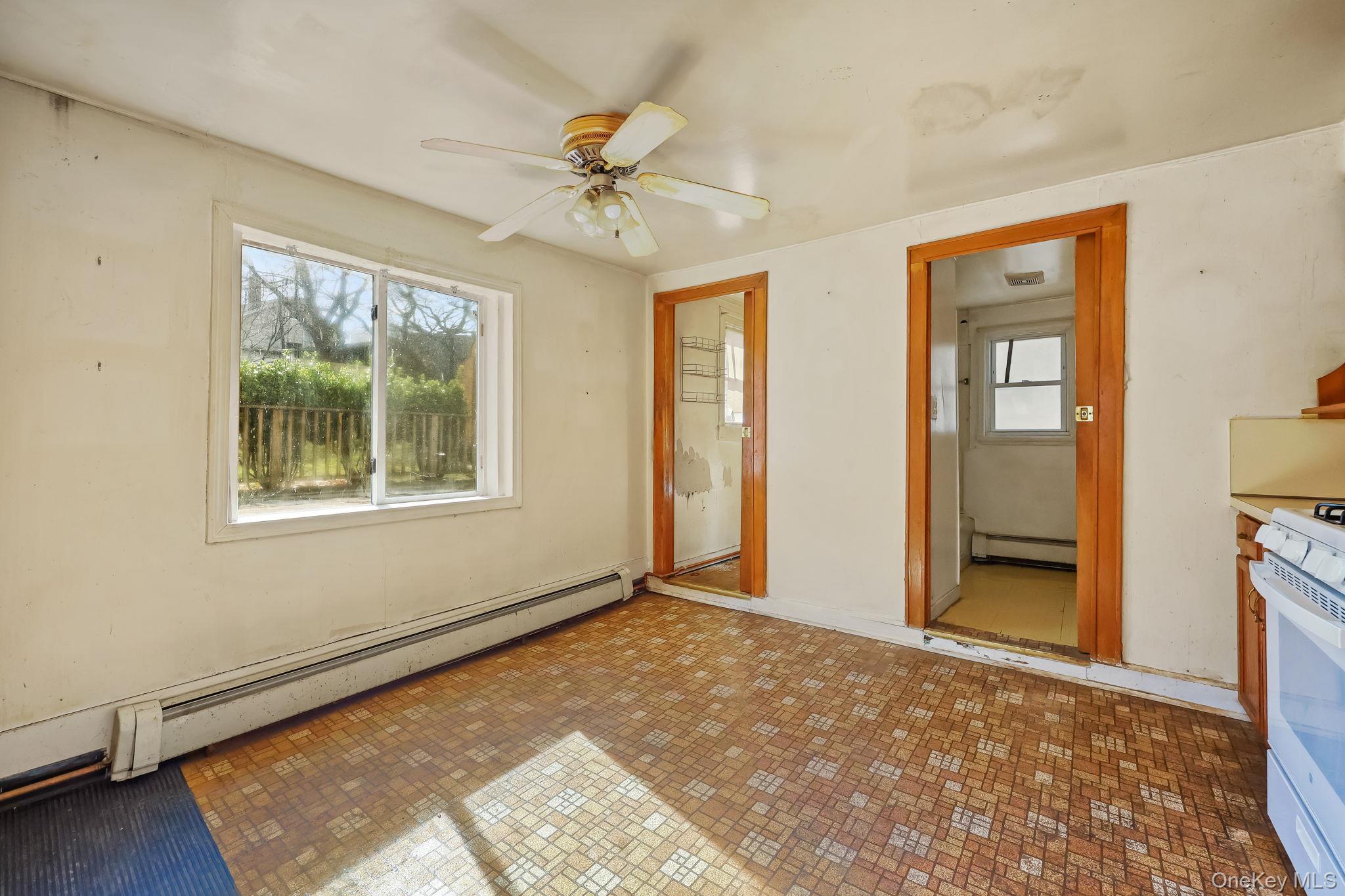 15 Henry Street – For Sale photo 8
