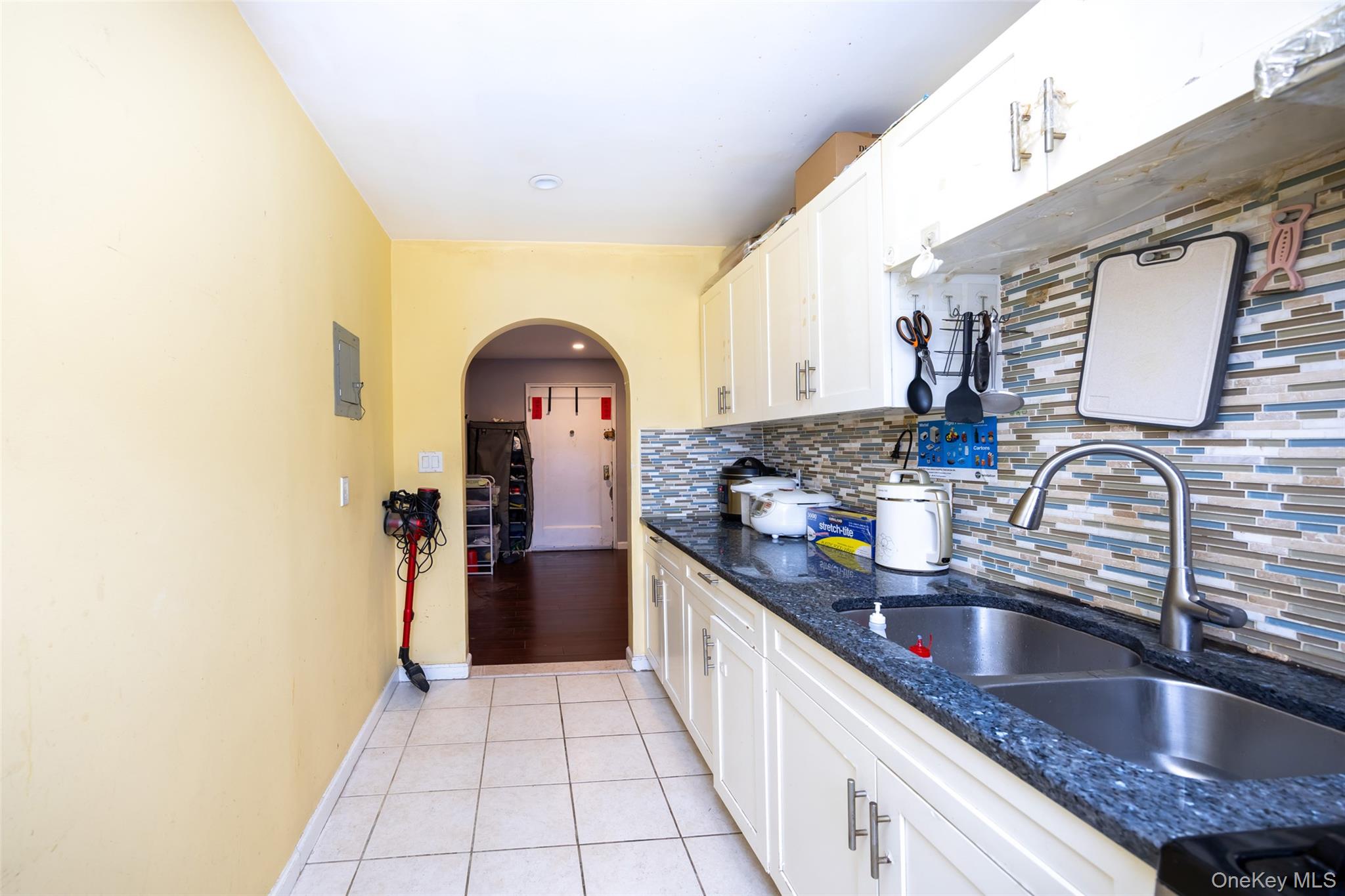 69-12 140th Street, Unit 2C photo 3