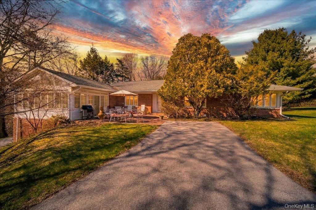 650 Netherwood Road – For Sale