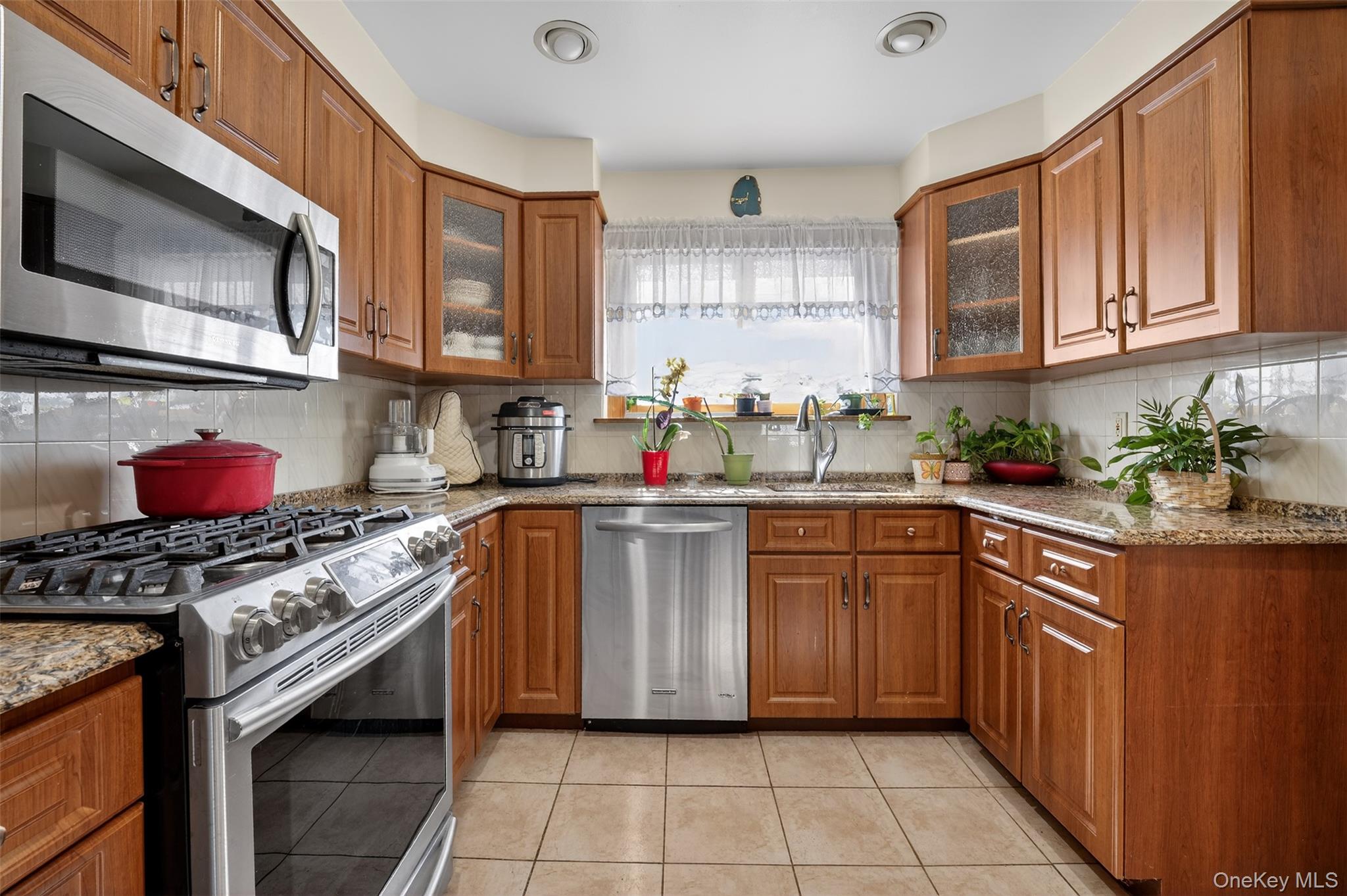 85-12 65th Drive – For Sale photo 12