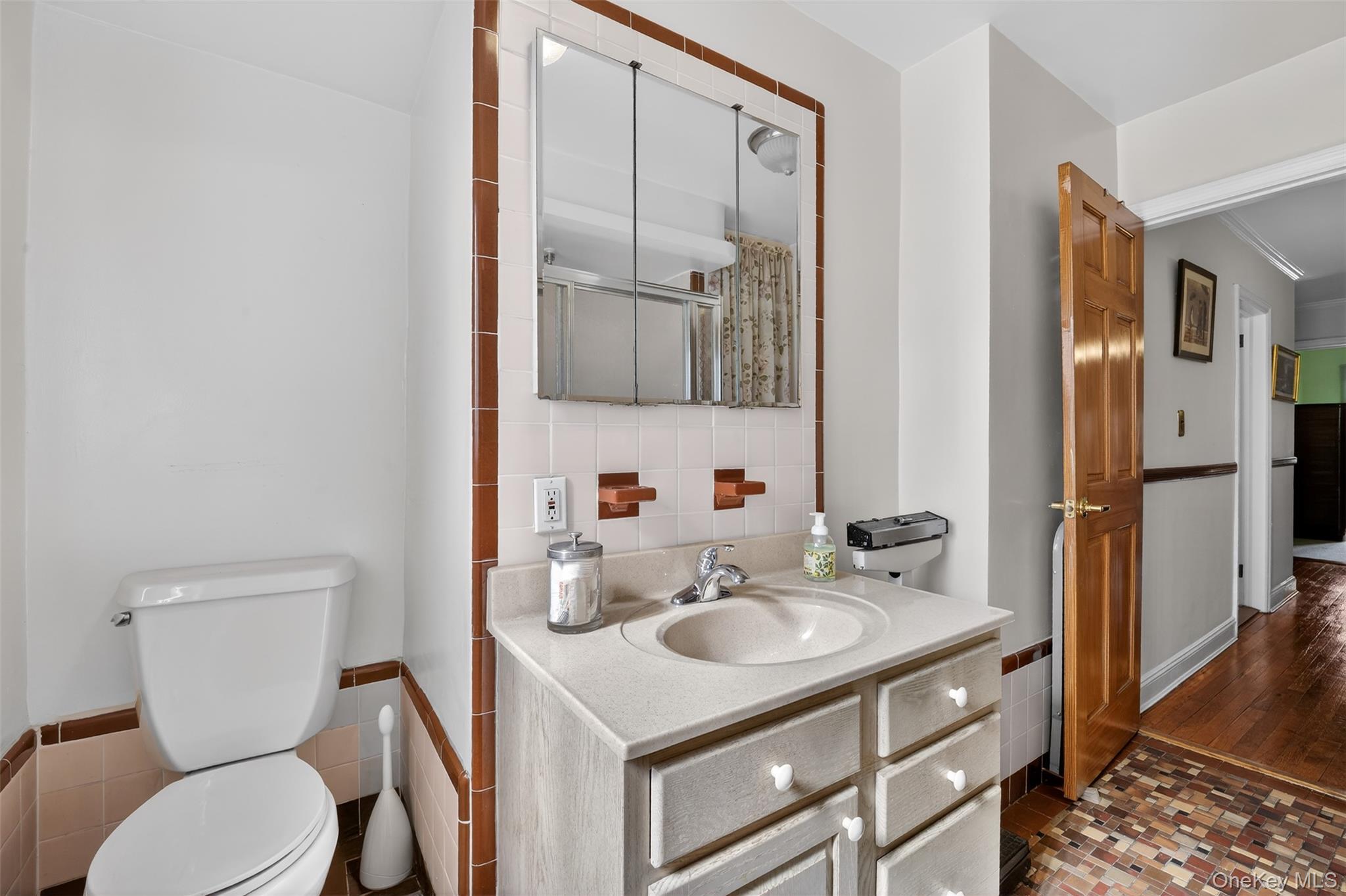 85-12 65th Drive – For Sale photo 30