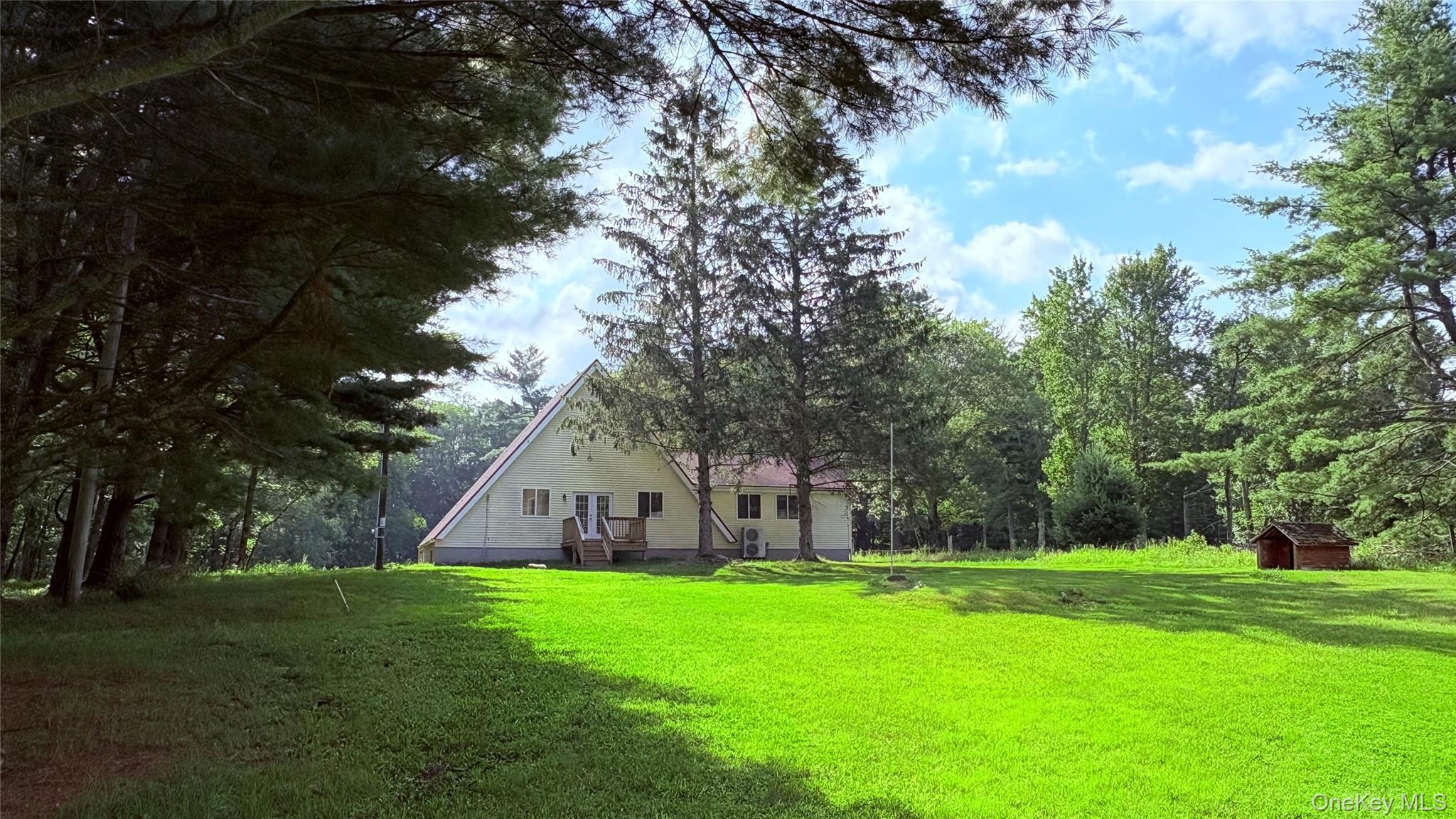 107 Pinewood Road – For Sale