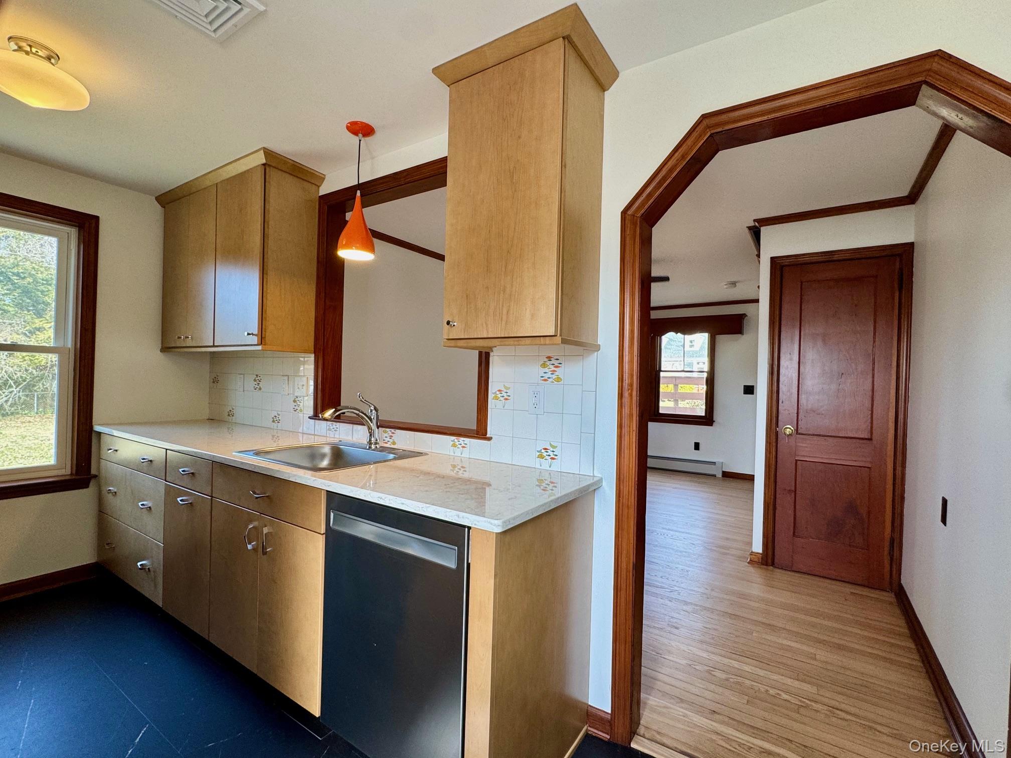 34 Union Avenue – For Rent photo 3