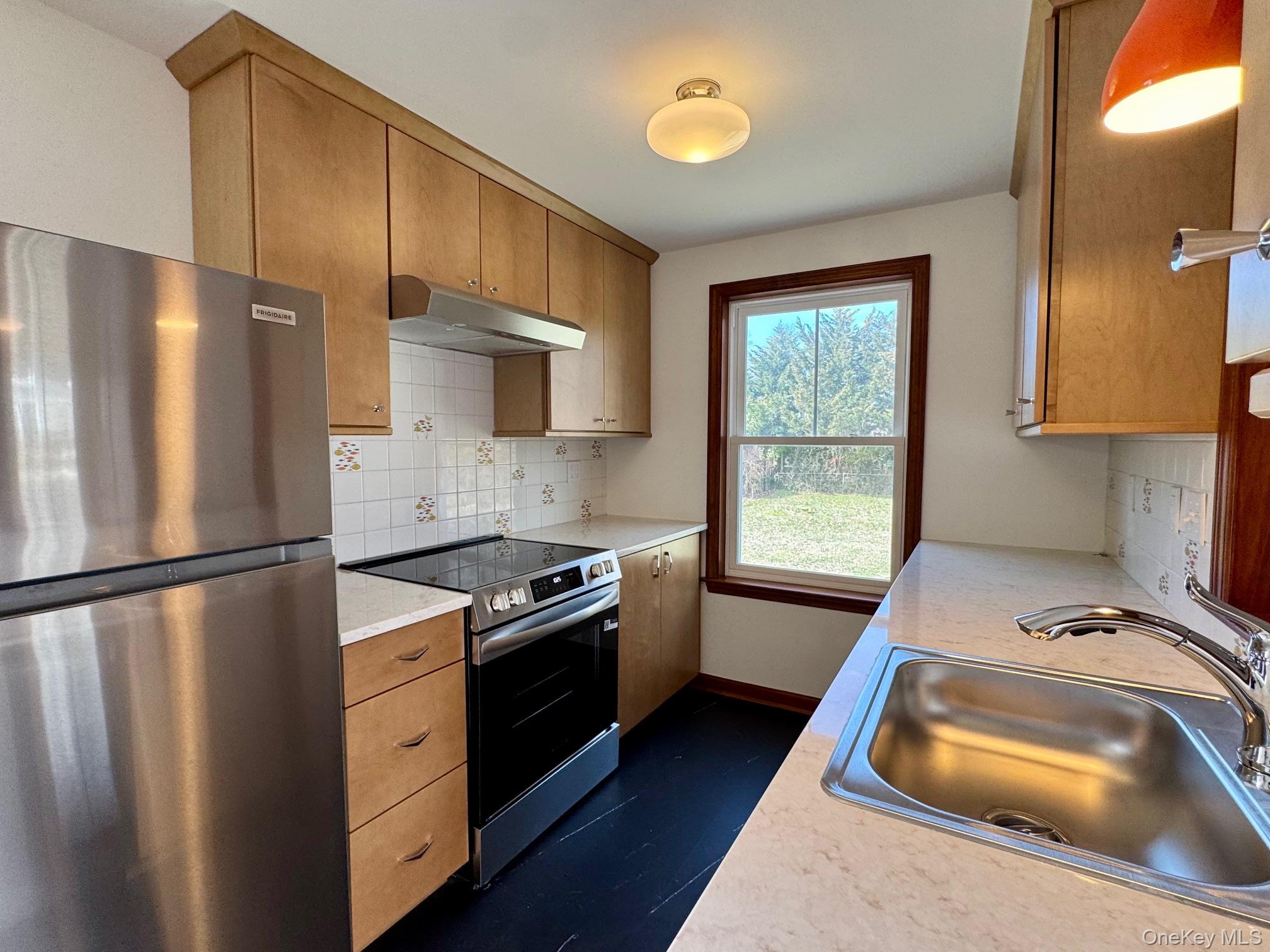 34 Union Avenue – For Rent photo 4
