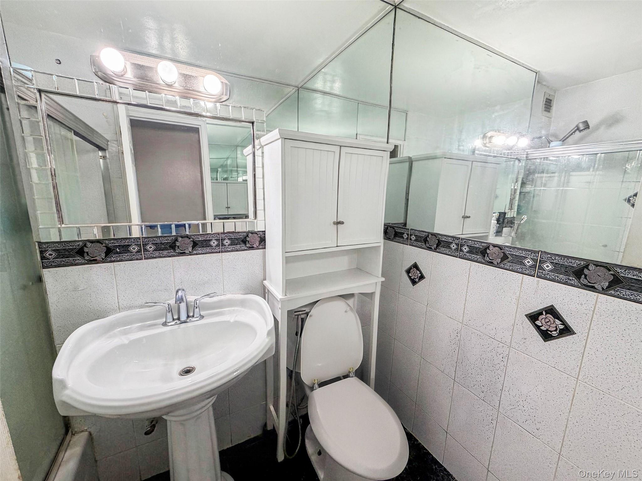 61-20 Grand Central Parkway, Unit A901 photo 6