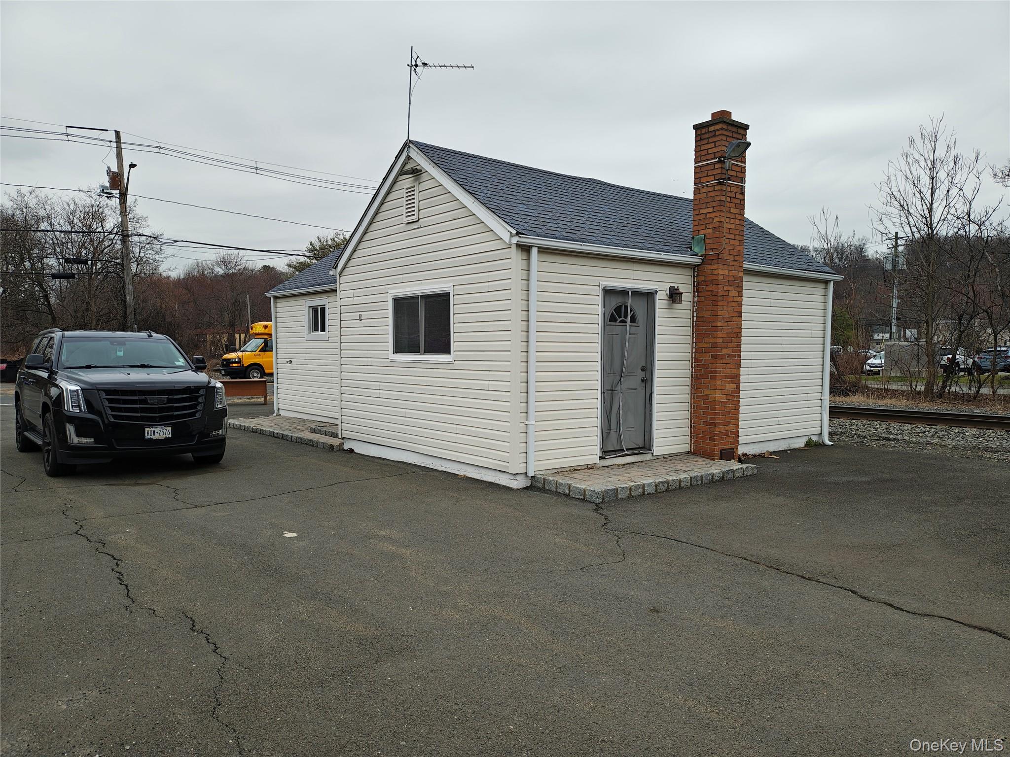 225 E Erie Street – For Rent