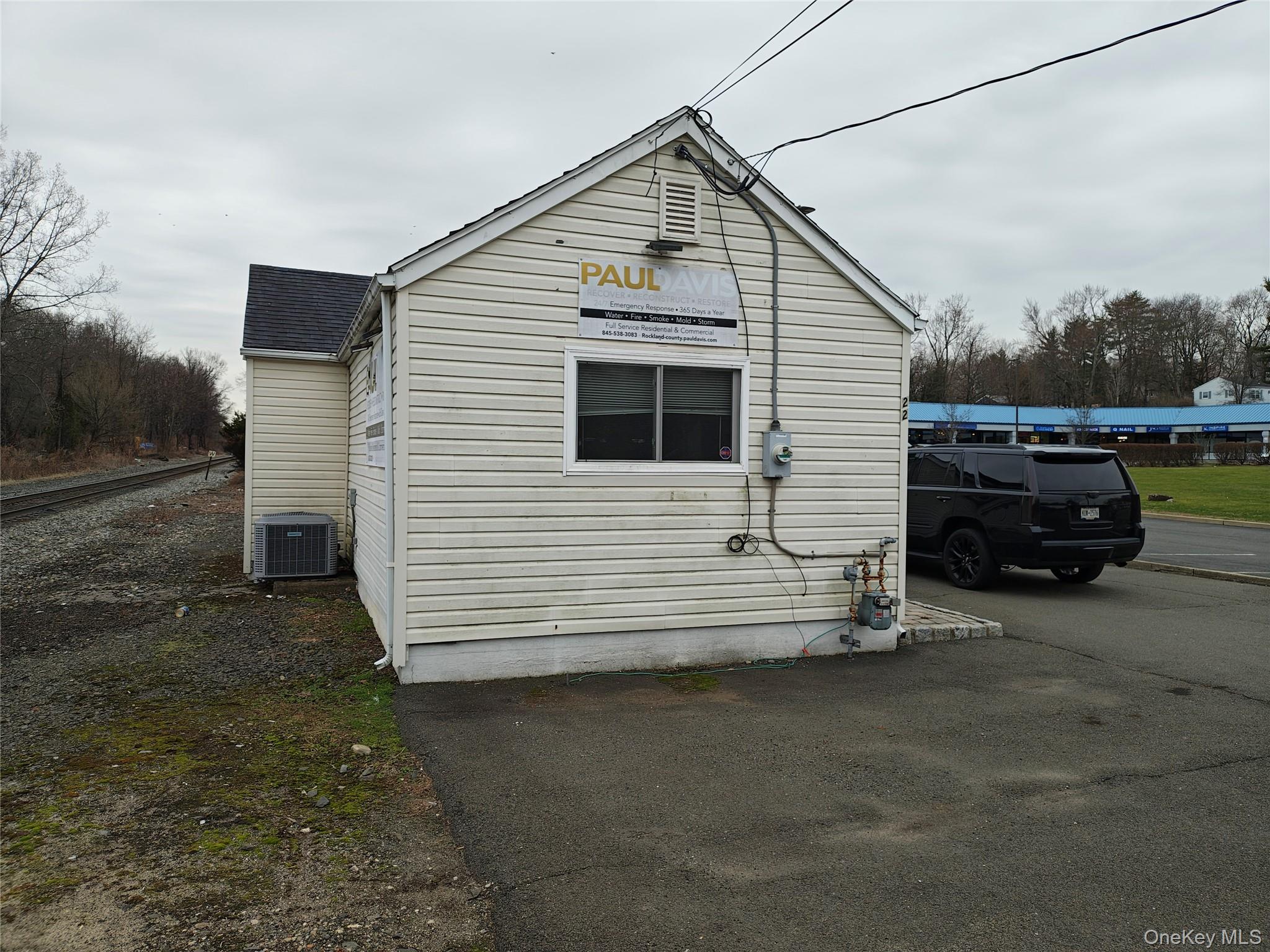 225 E Erie Street – For Rent photo 6